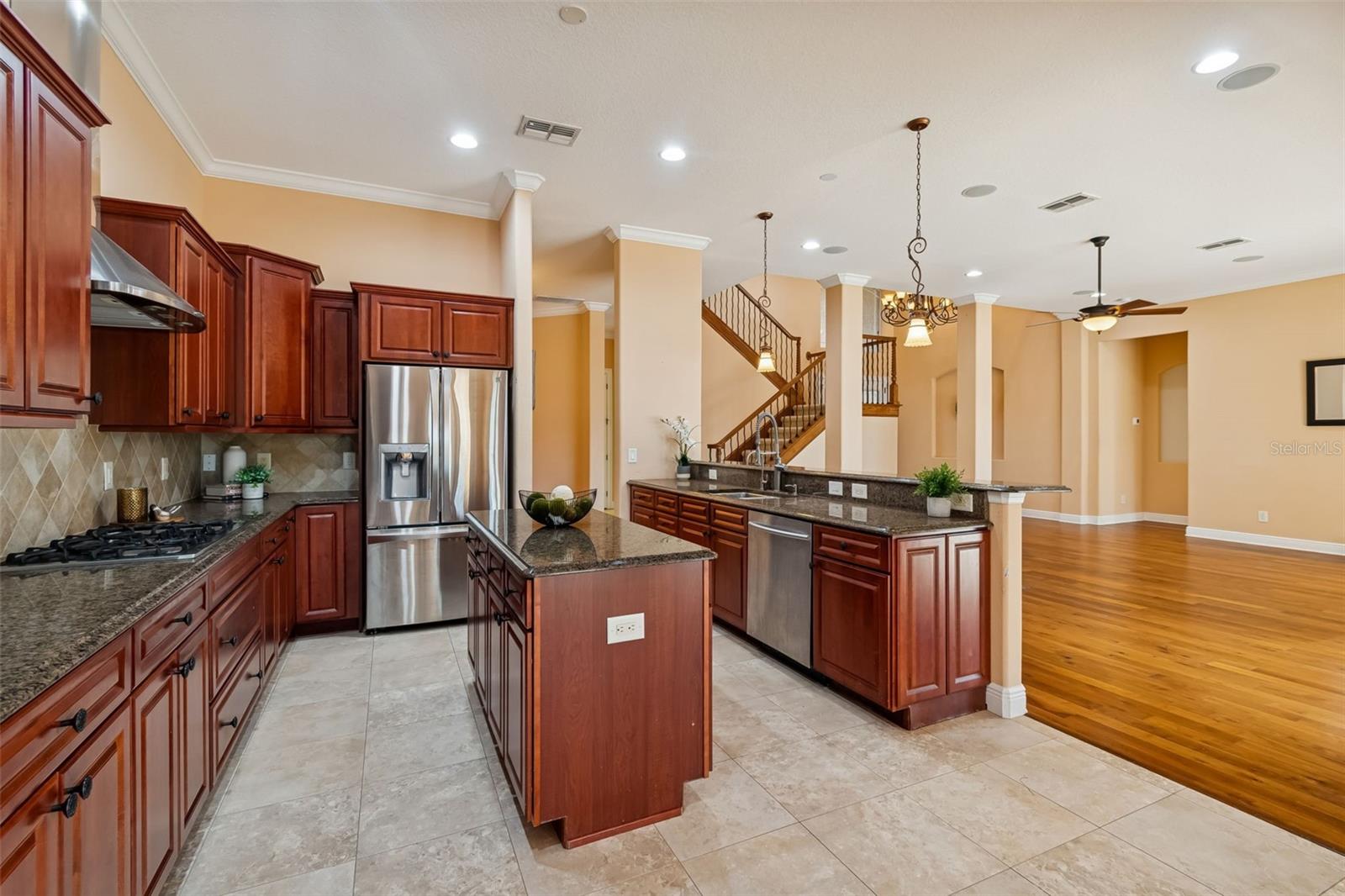 GRAND CYPRESS ON LAKE TARPON - Residential