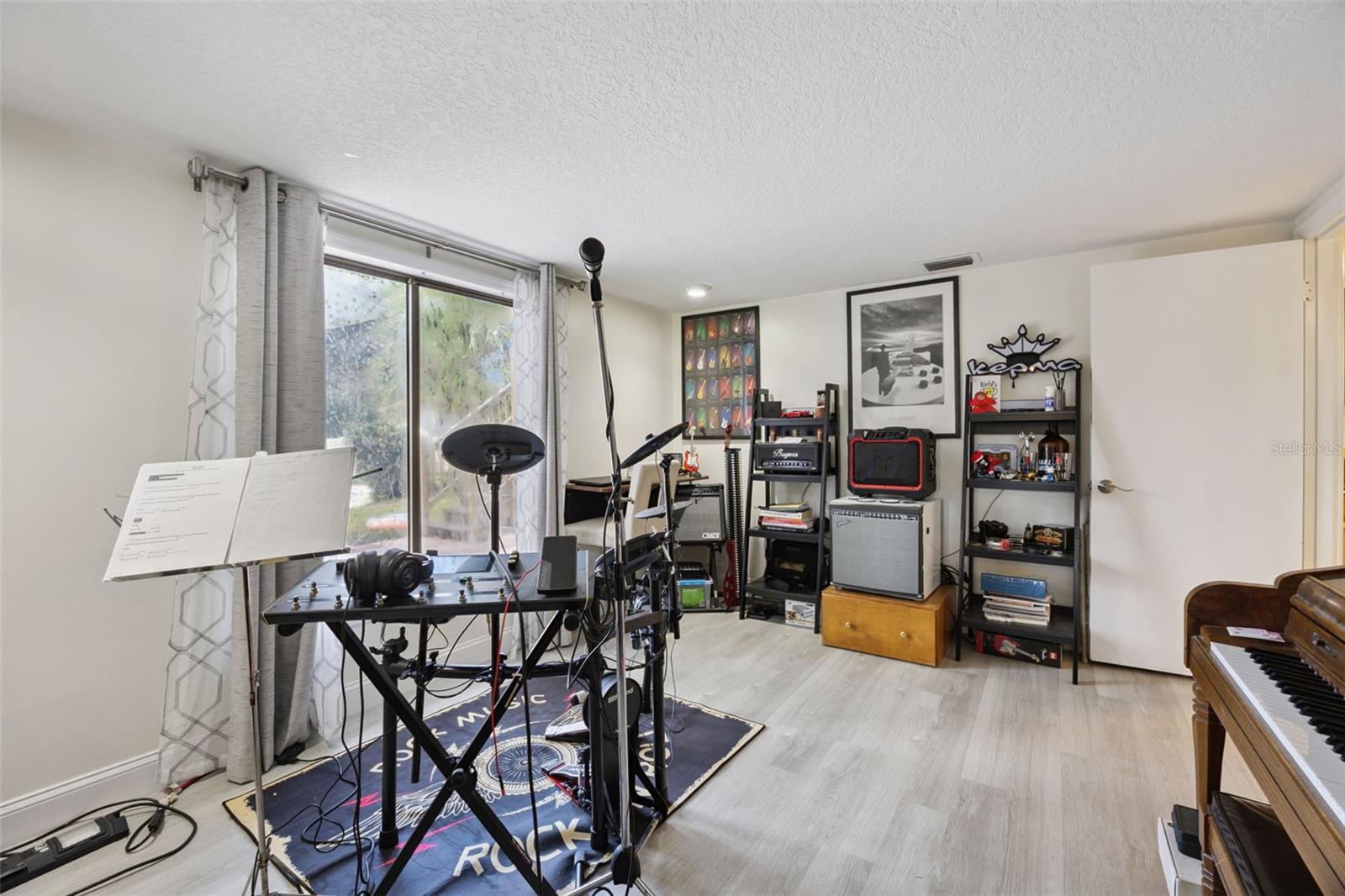 SWEETWATER OAKS SEC 02 - Residential