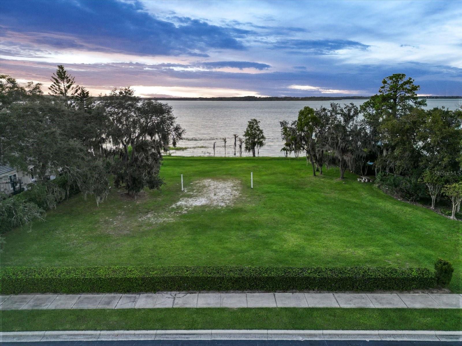 CYPRESS POINT - Residential