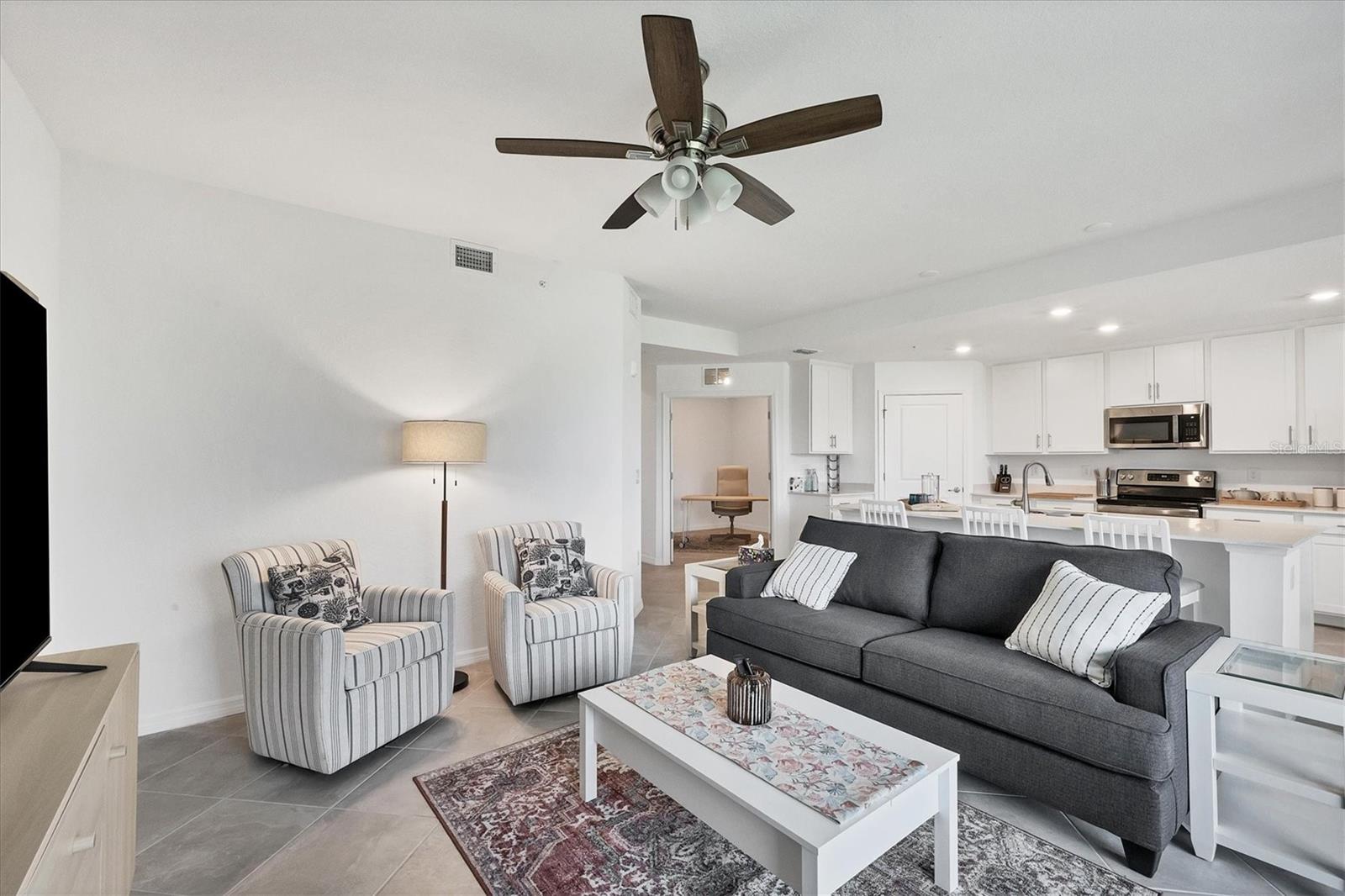 WELLEN PARK GOLF & COUNTRY CLUB - Residential Lease