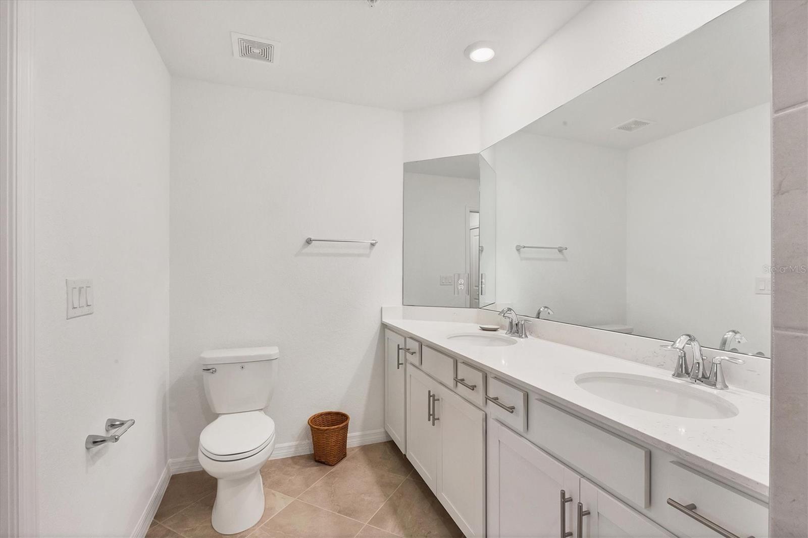 WELLEN PARK GOLF & COUNTRY CLUB - Residential Lease