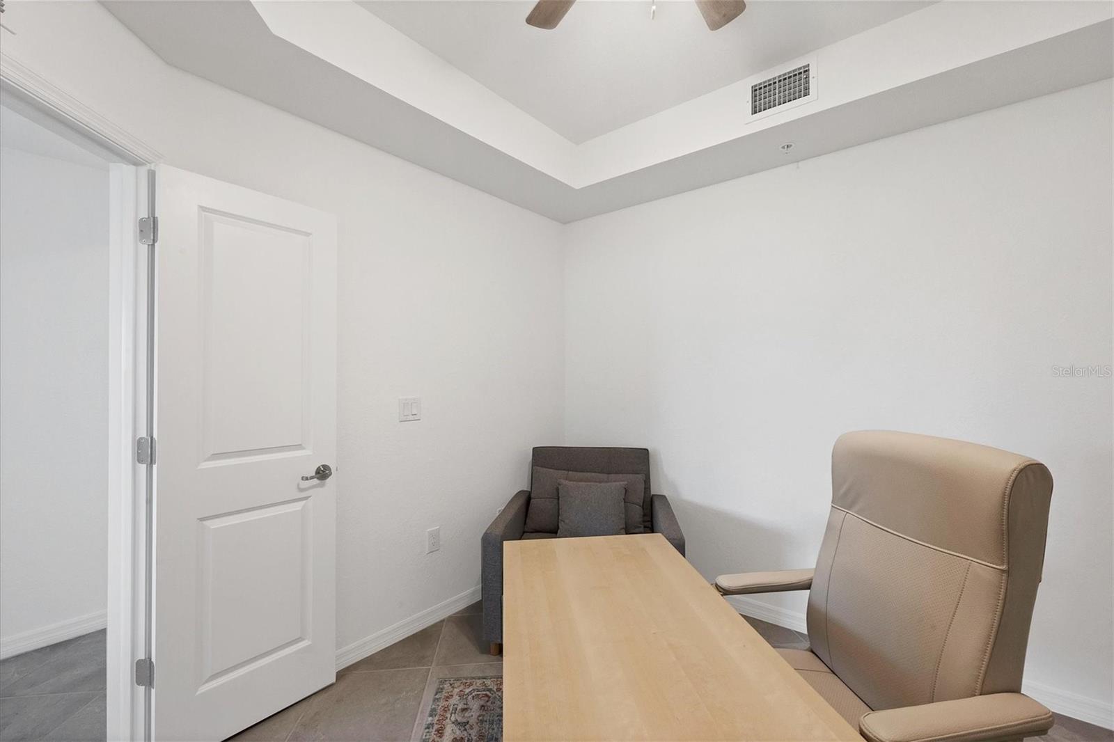 WELLEN PARK GOLF & COUNTRY CLUB - Residential Lease