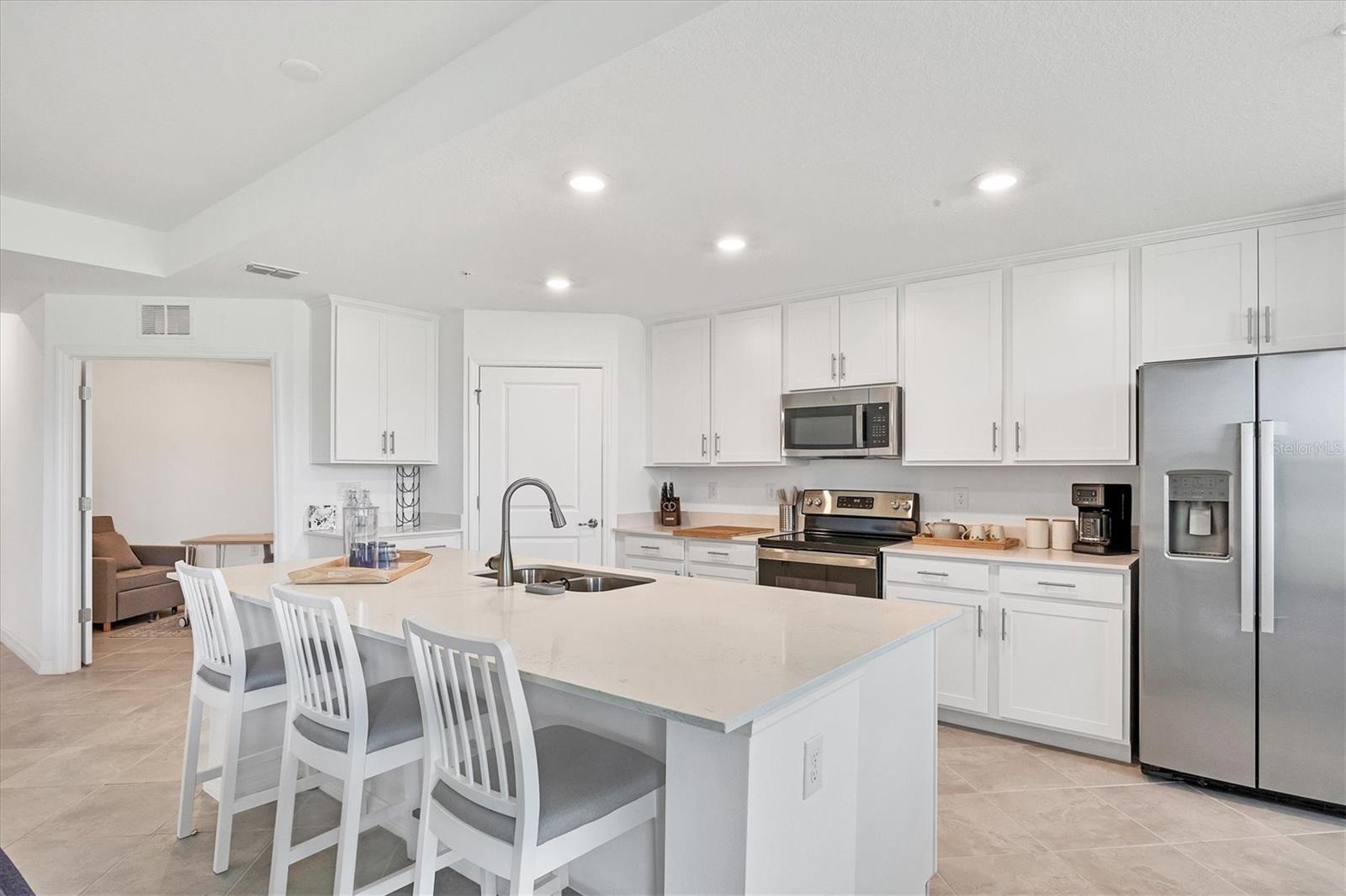 WELLEN PARK GOLF & COUNTRY CLUB - Residential Lease
