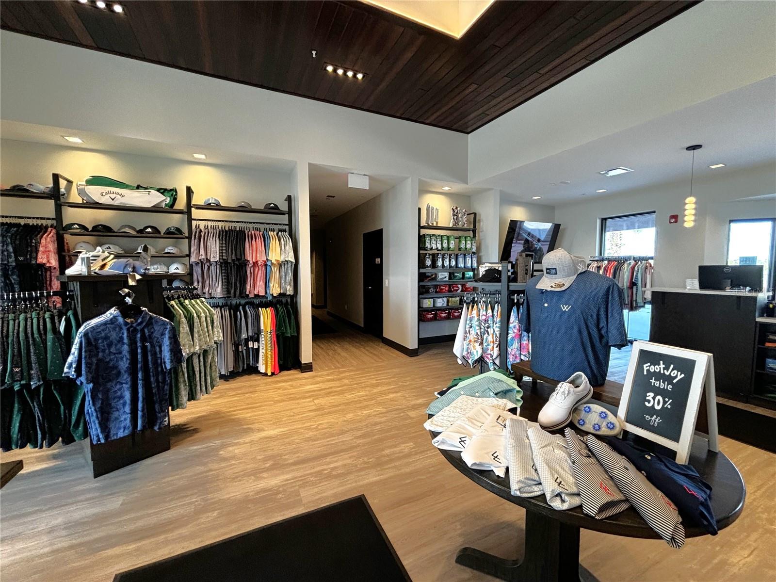 WELLEN PARK GOLF & COUNTRY CLUB - Residential Lease