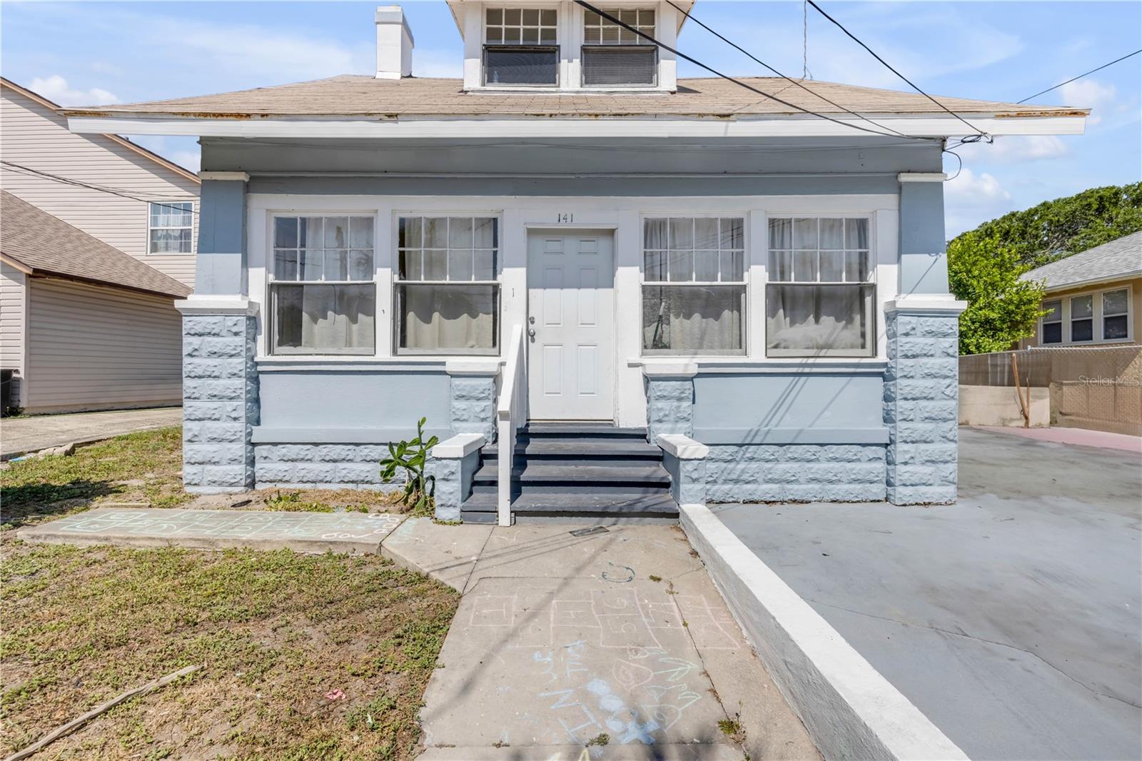 141 S OLEANDER AVENUE