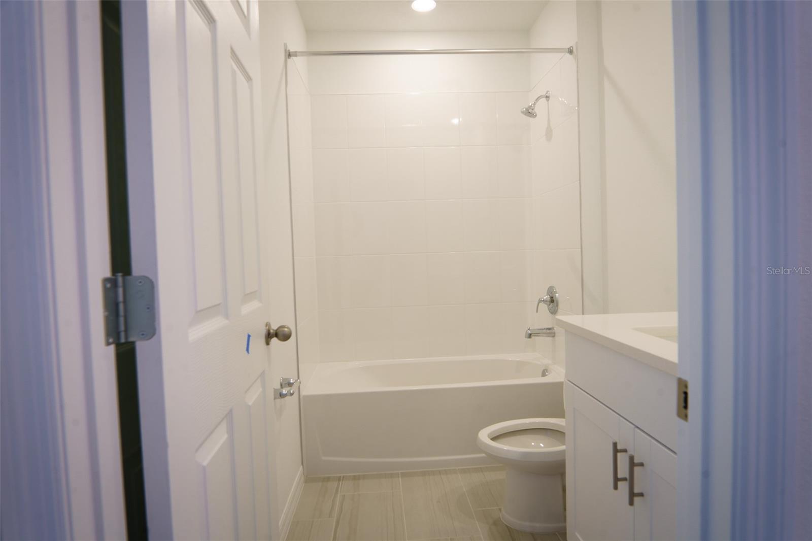 DEER RUN AT CROSSWINDS - Residential Lease