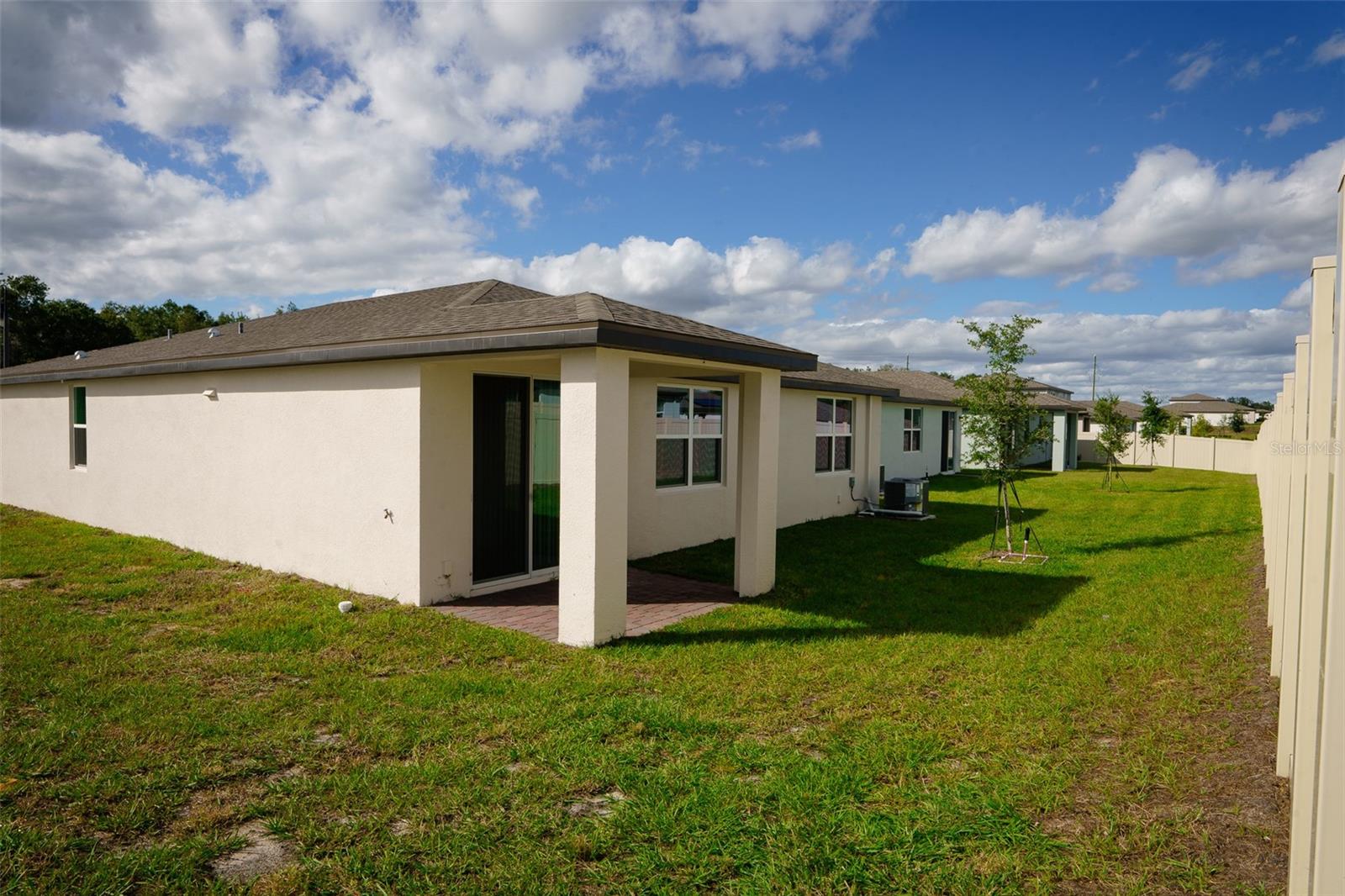 DEER RUN AT CROSSWINDS - Residential Lease