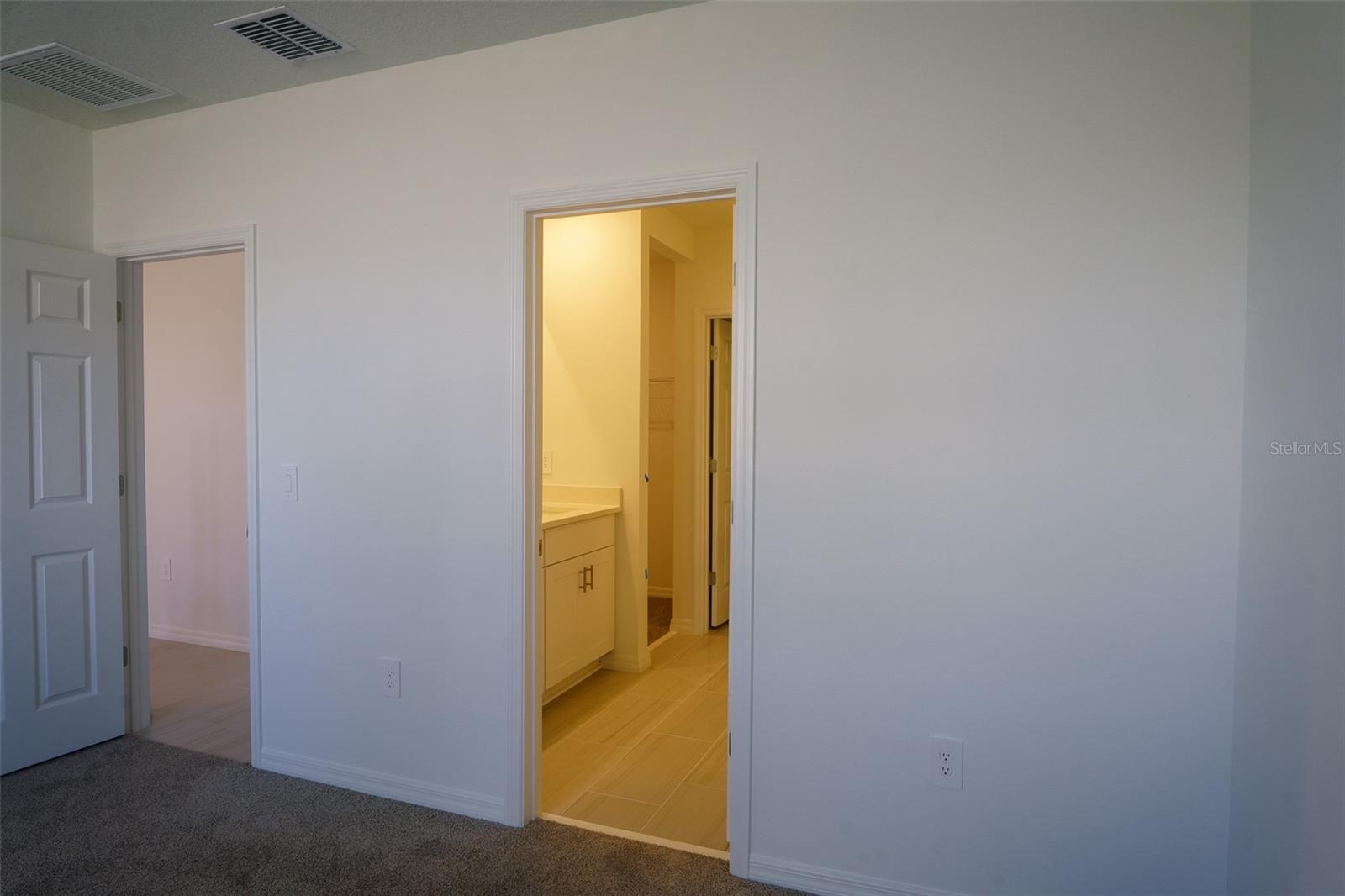 DEER RUN AT CROSSWINDS - Residential Lease