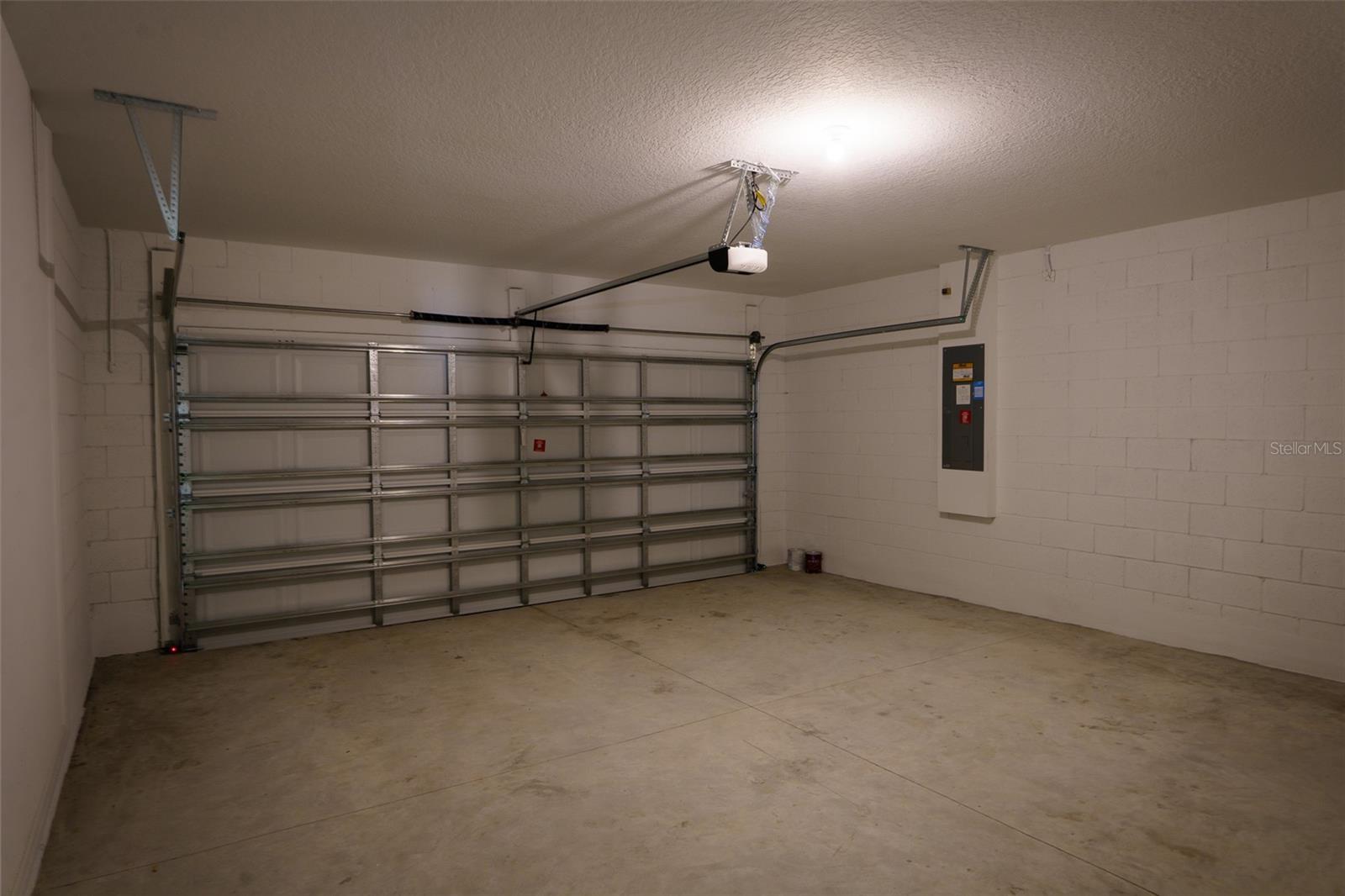 DEER RUN AT CROSSWINDS - Residential Lease