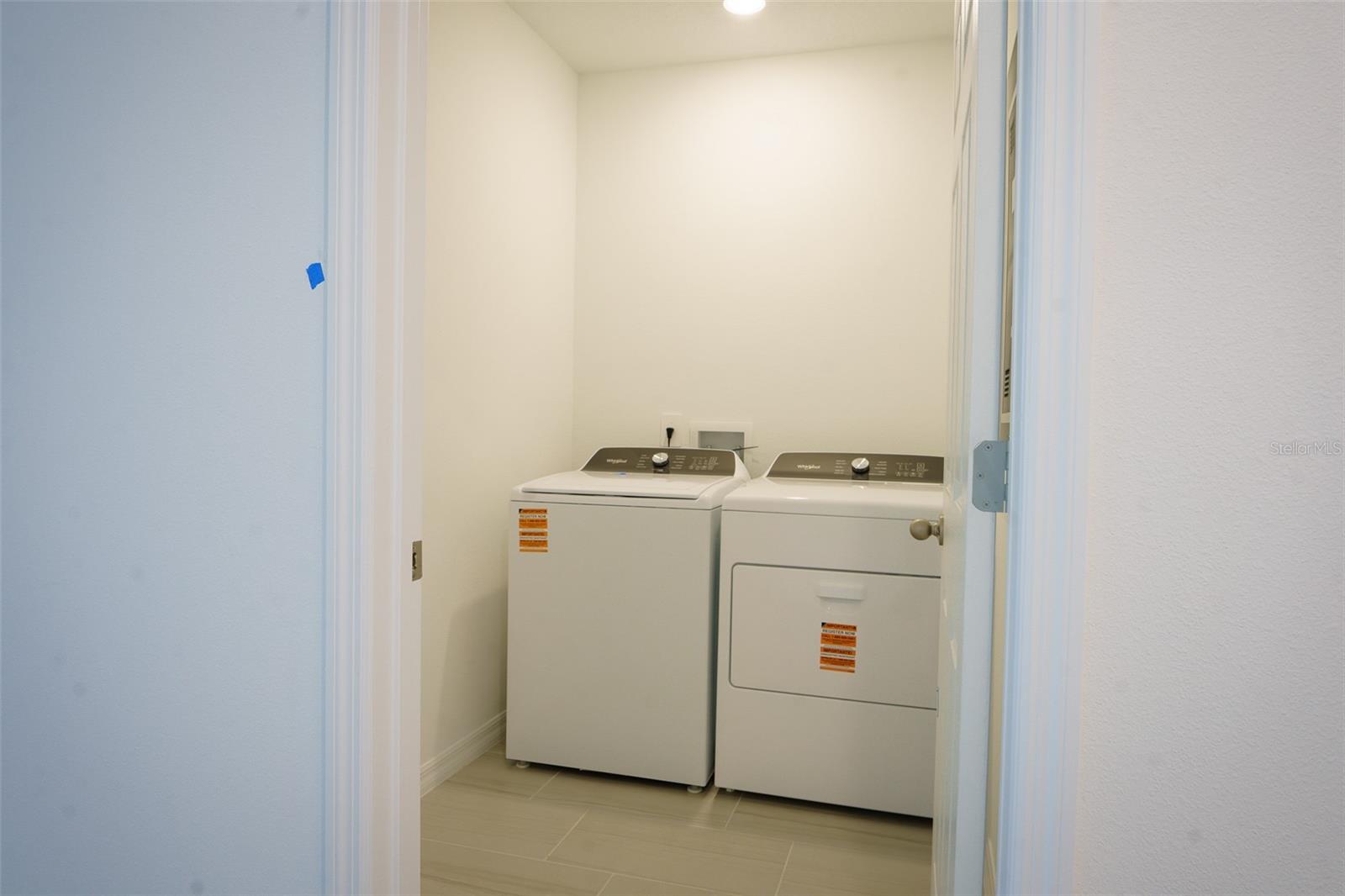 DEER RUN AT CROSSWINDS - Residential Lease