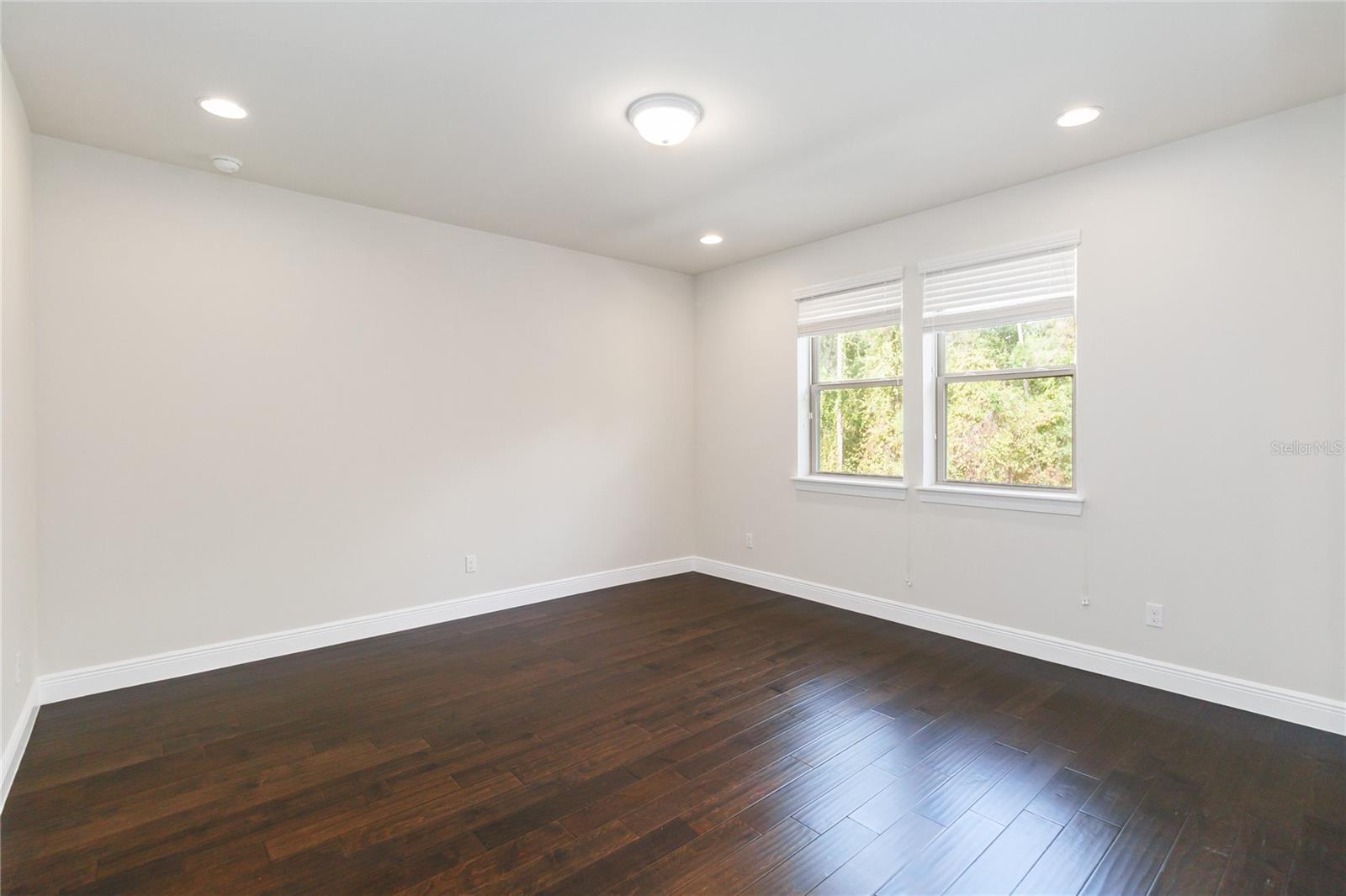 ENCLAVE AT VILLAGEWALK - Residential Lease