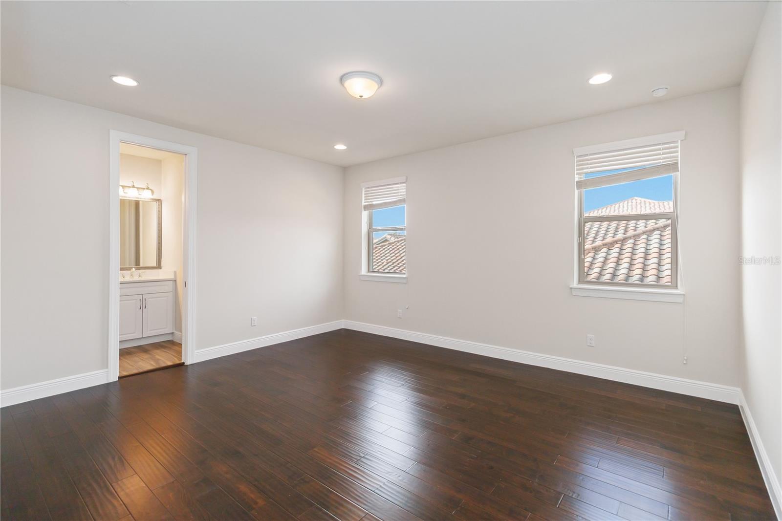 ENCLAVE AT VILLAGEWALK - Residential Lease