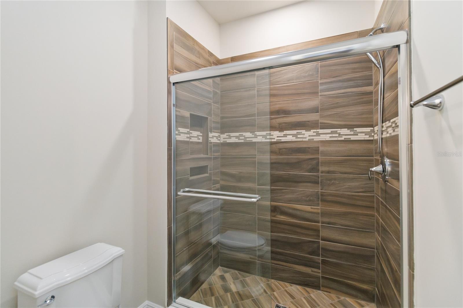 ENCLAVE AT VILLAGEWALK - Residential Lease