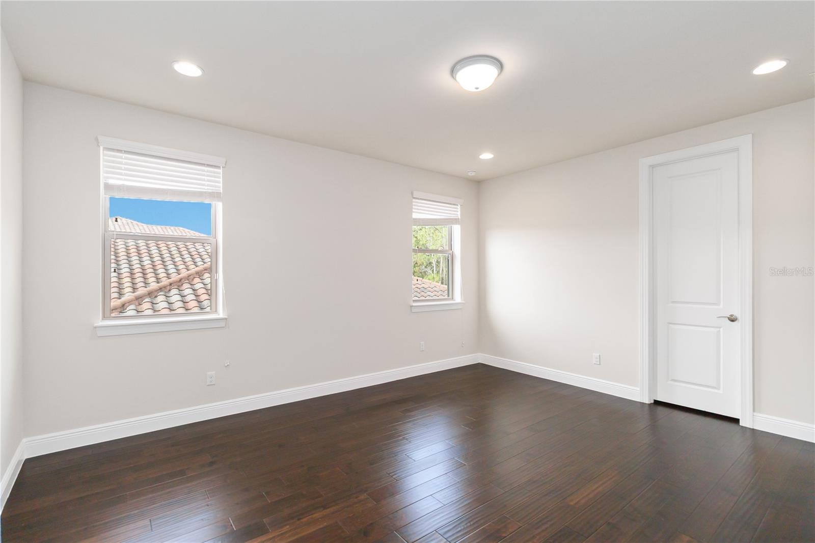 ENCLAVE AT VILLAGEWALK - Residential Lease