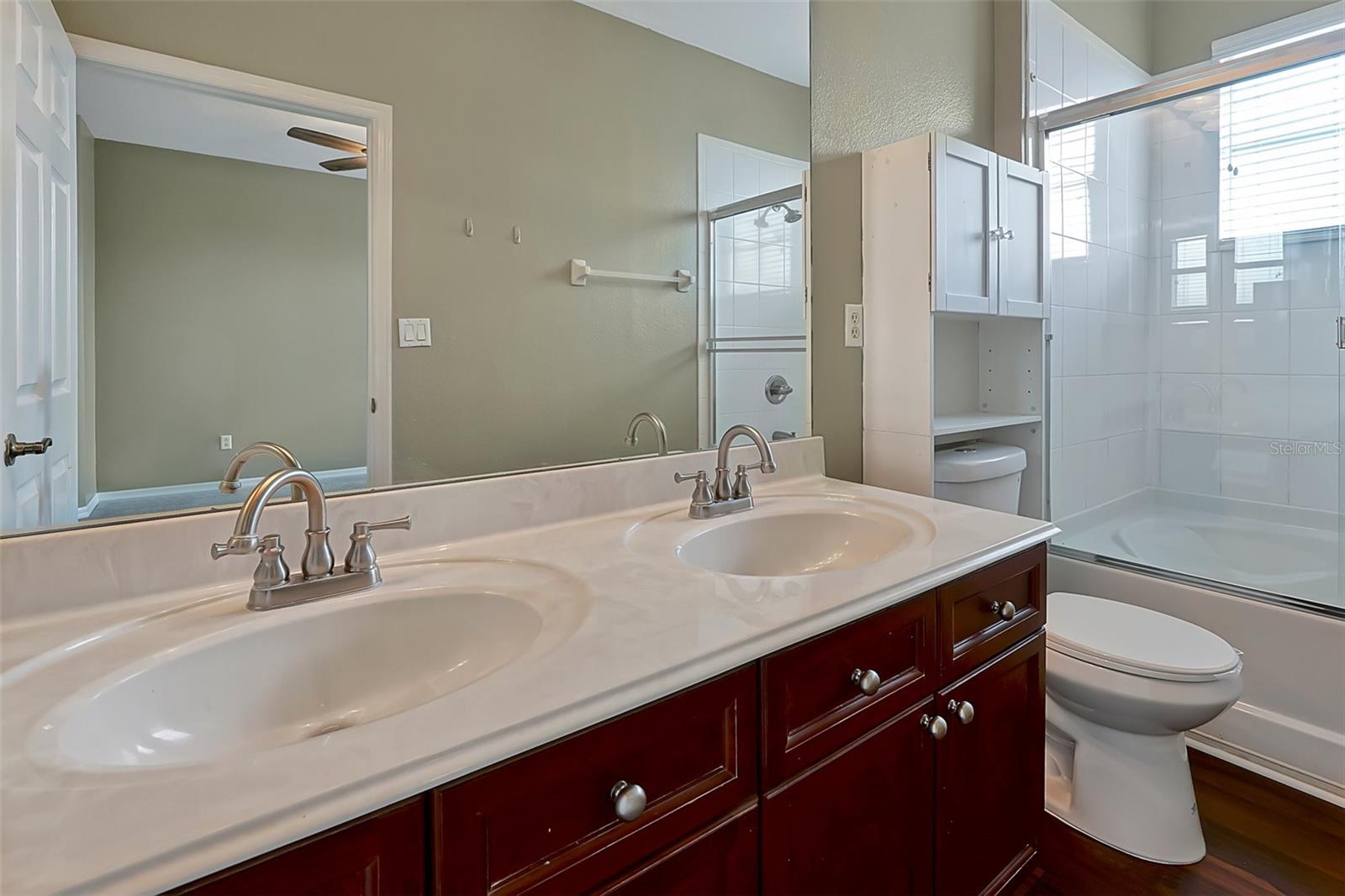 LAKESIDE/LKS/WINDERMERE CONDO - Residential