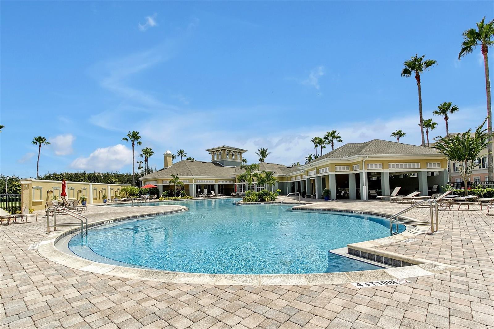 LAKESIDE/LKS/WINDERMERE CONDO - Residential