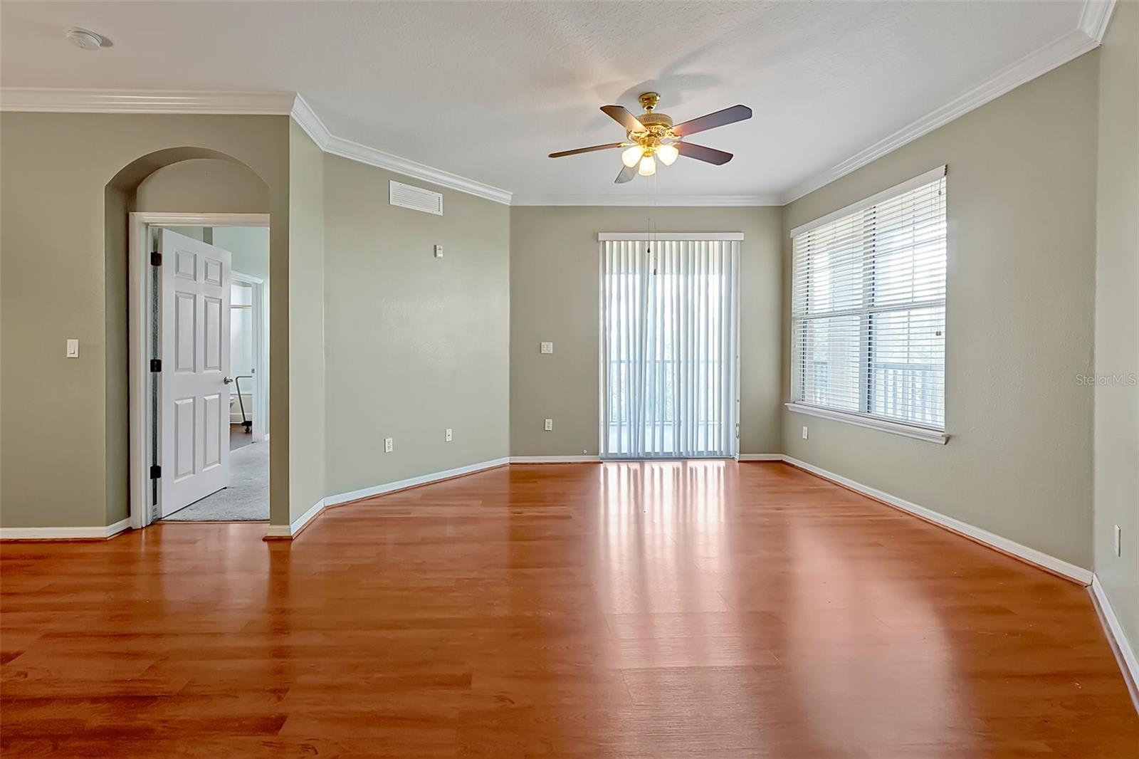 LAKESIDE/LKS/WINDERMERE CONDO - Residential