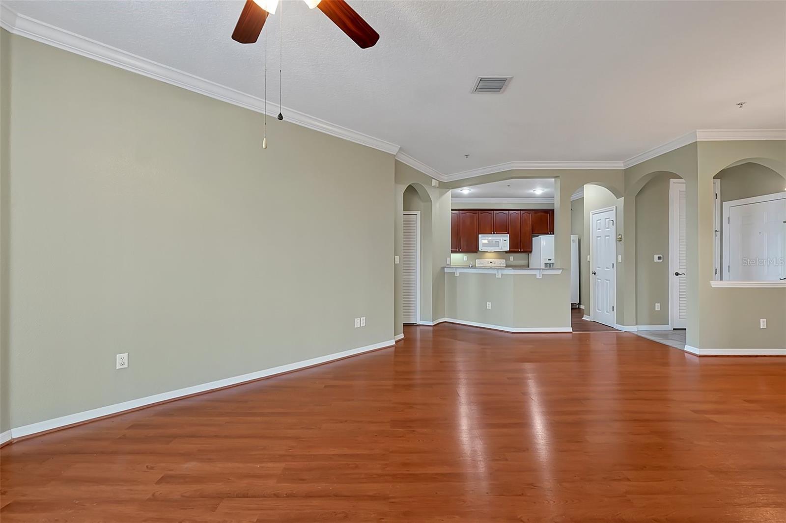 LAKESIDE/LKS/WINDERMERE CONDO - Residential