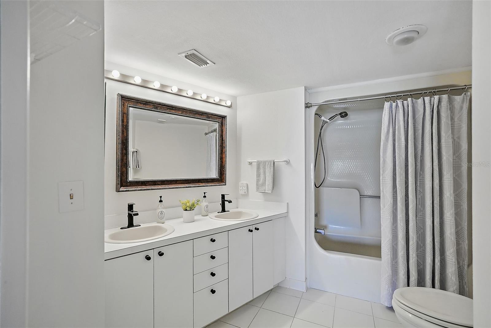 CASTILLO DEL SOL CONDO - Residential