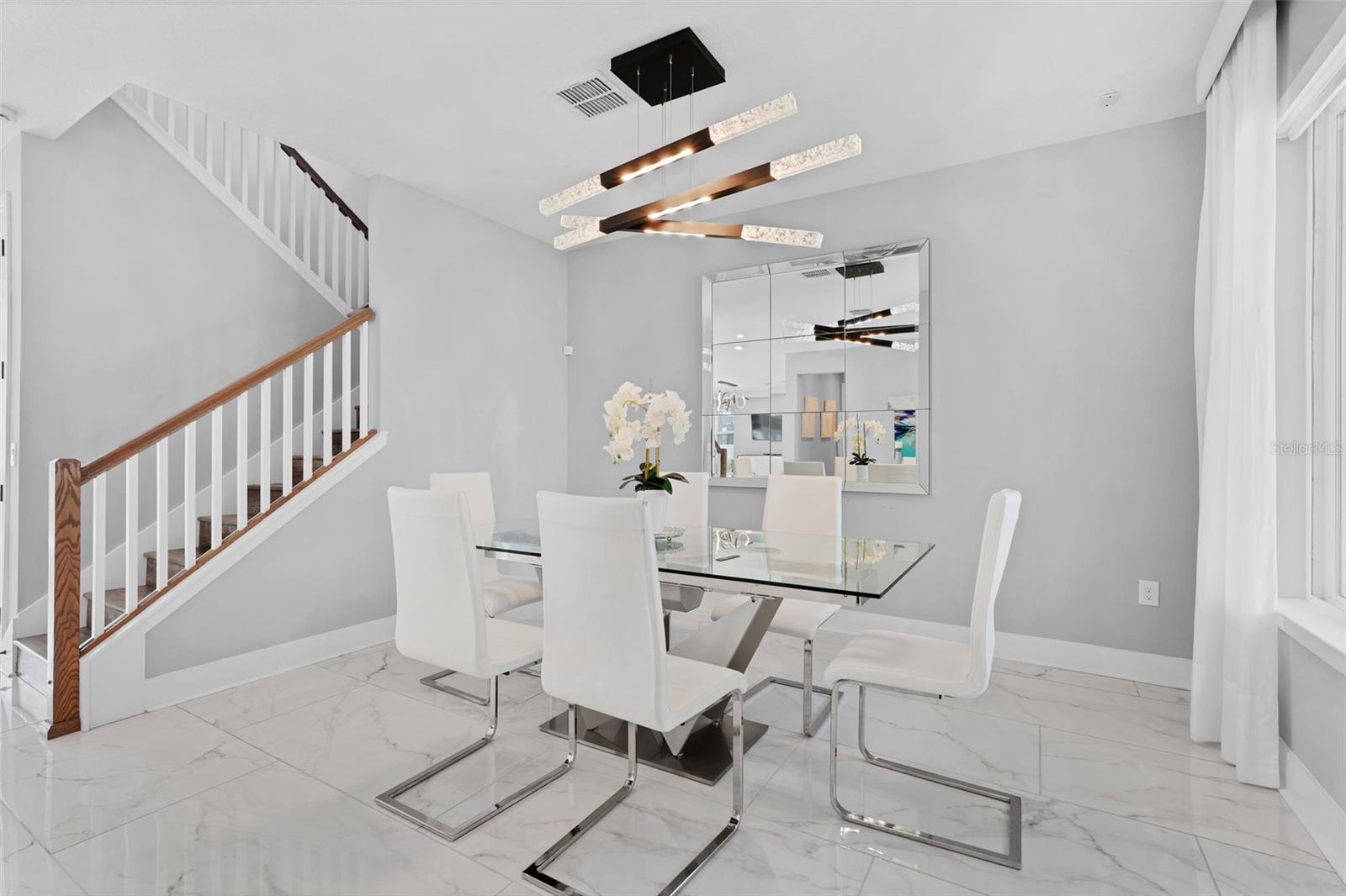 HOUR GLASS LAKE PARK - Residential