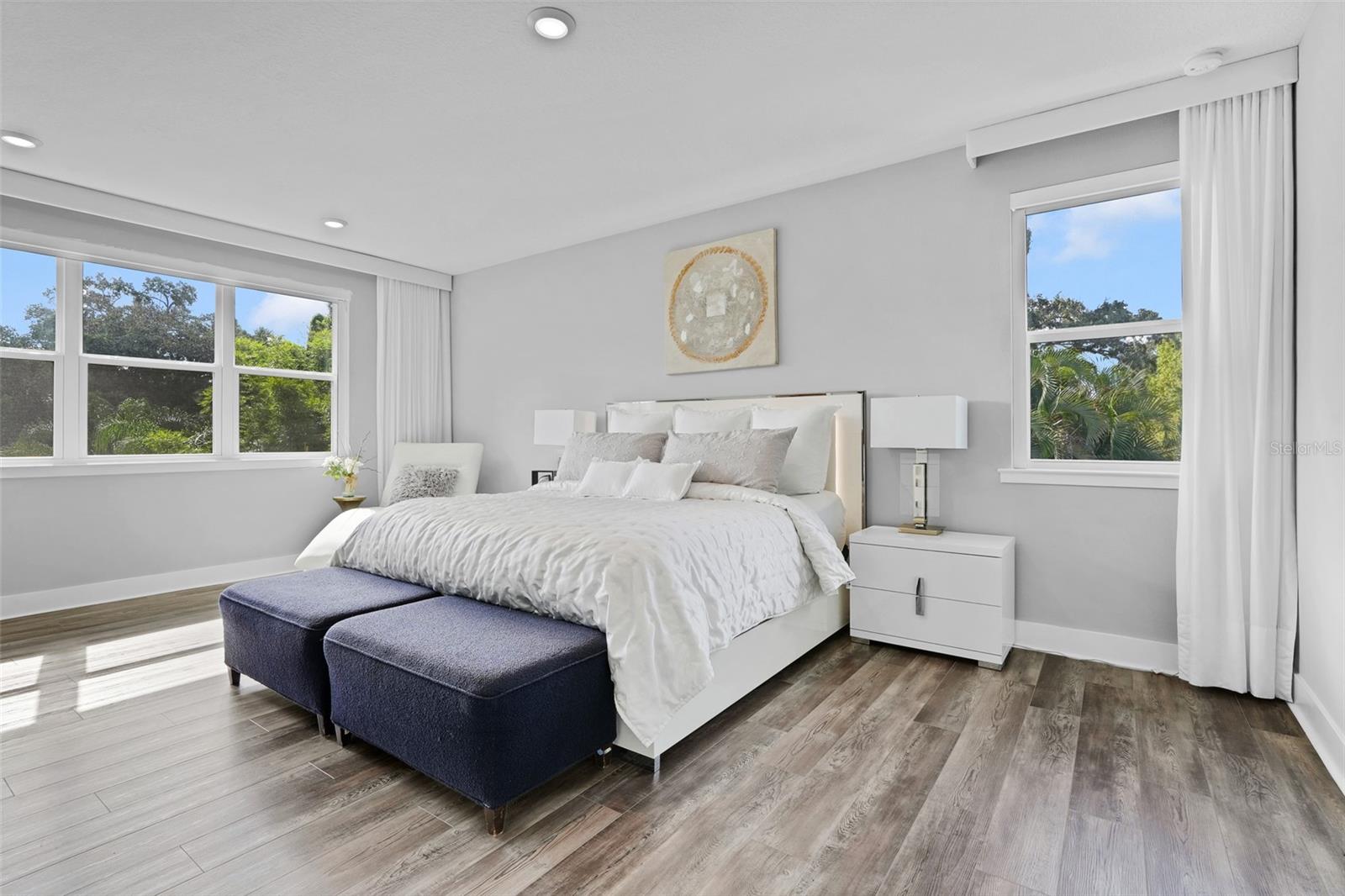 HOUR GLASS LAKE PARK - Residential