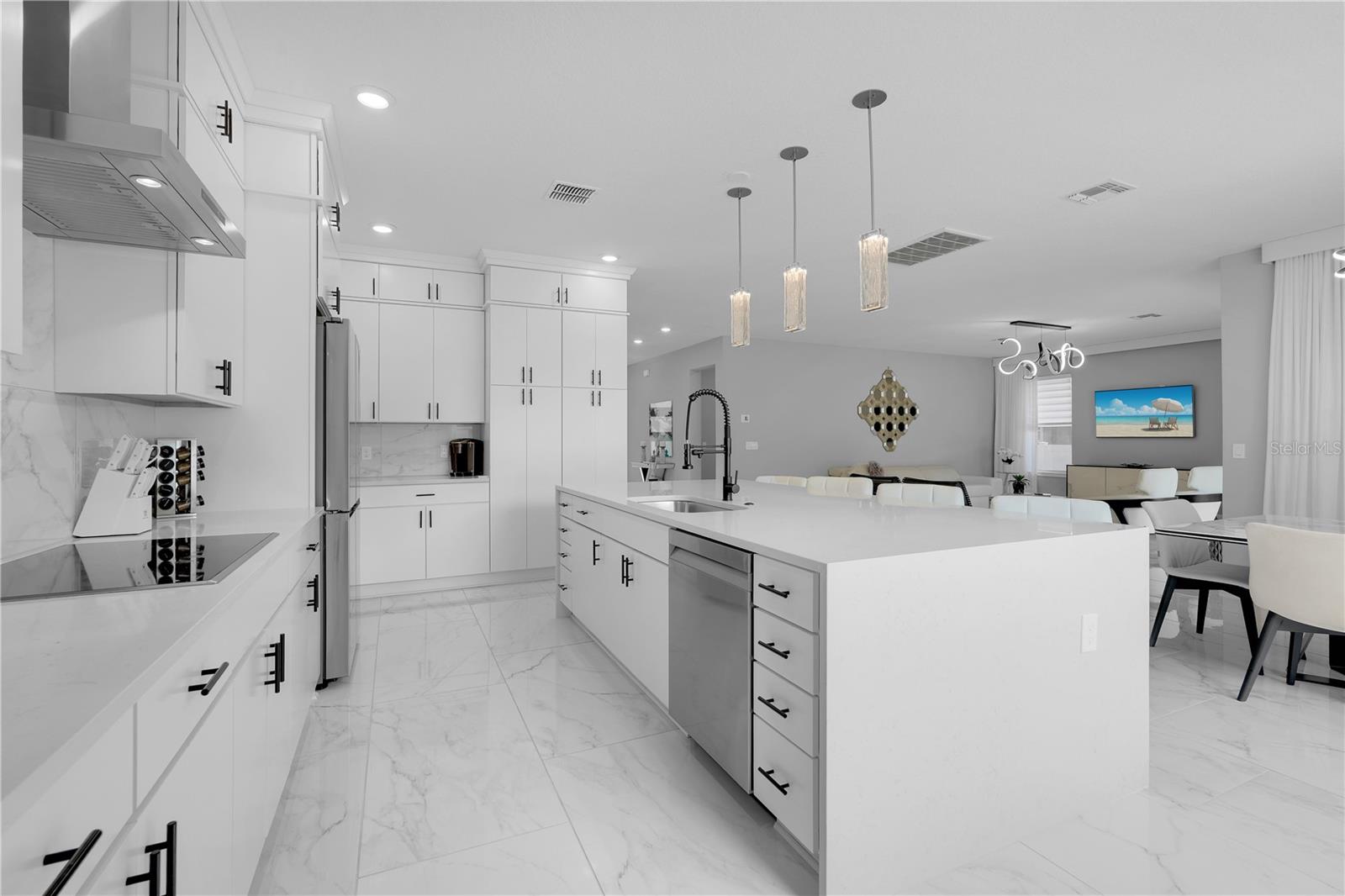 HOUR GLASS LAKE PARK - Residential