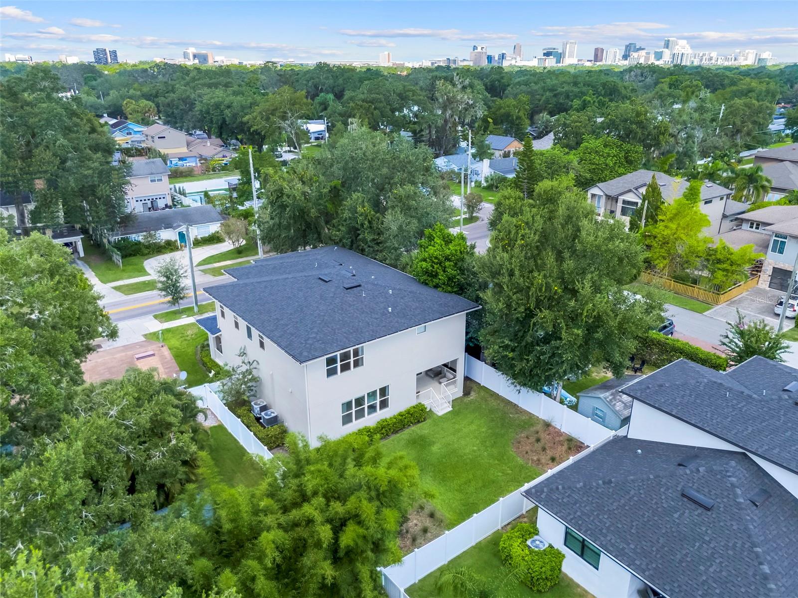 HOUR GLASS LAKE PARK - Residential