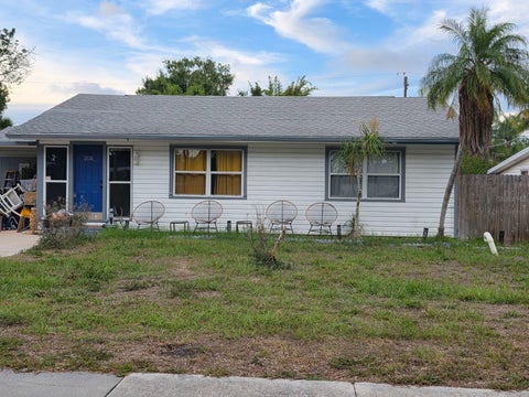 Photo of 2131 Palm Terrace, Sarasota, FL 34231 (MLS # A4697017)