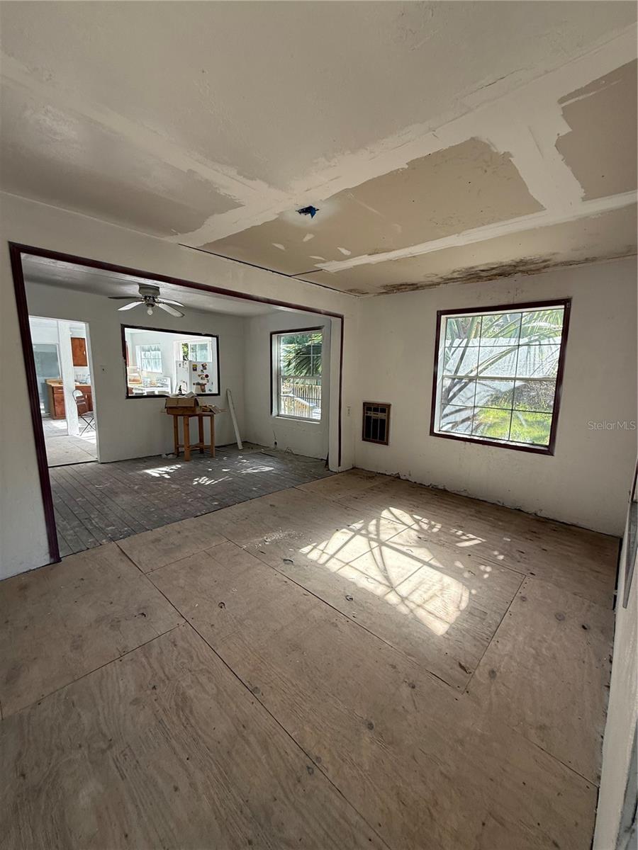 NOT IN A SUBDIVISION - Residential