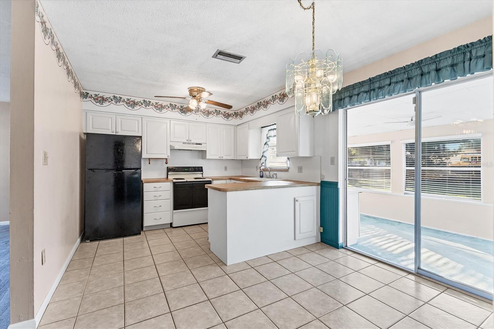 CEDAR MANOR - Residential