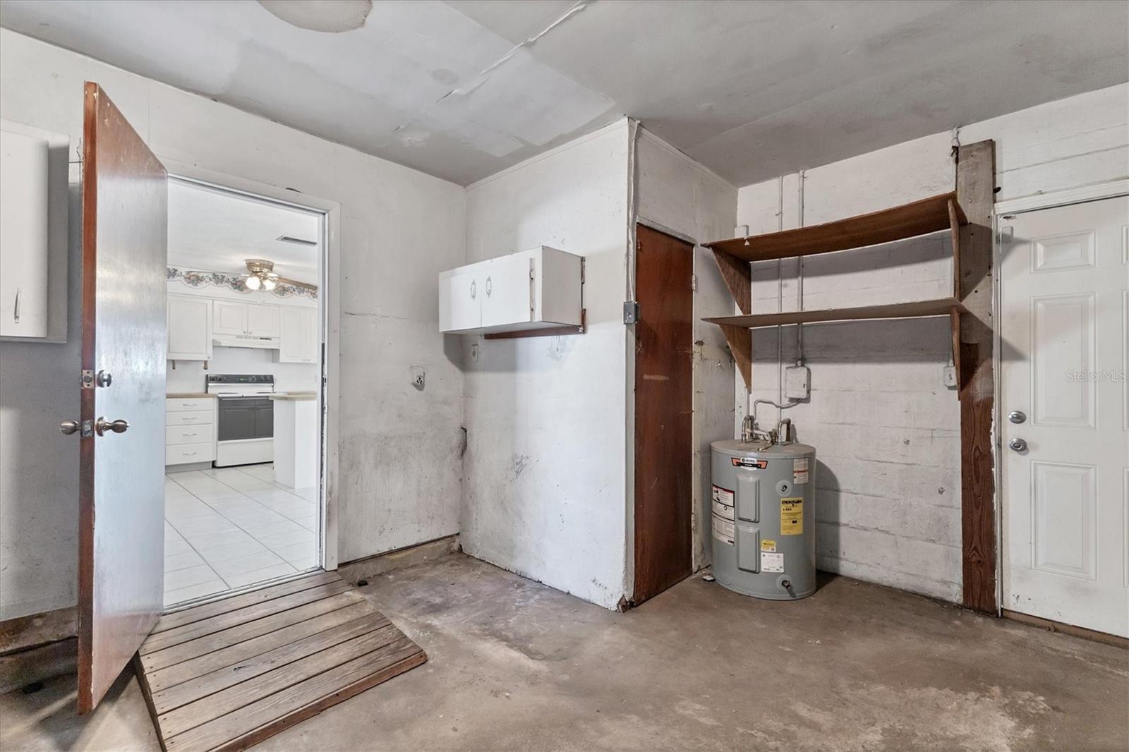 CEDAR MANOR - Residential