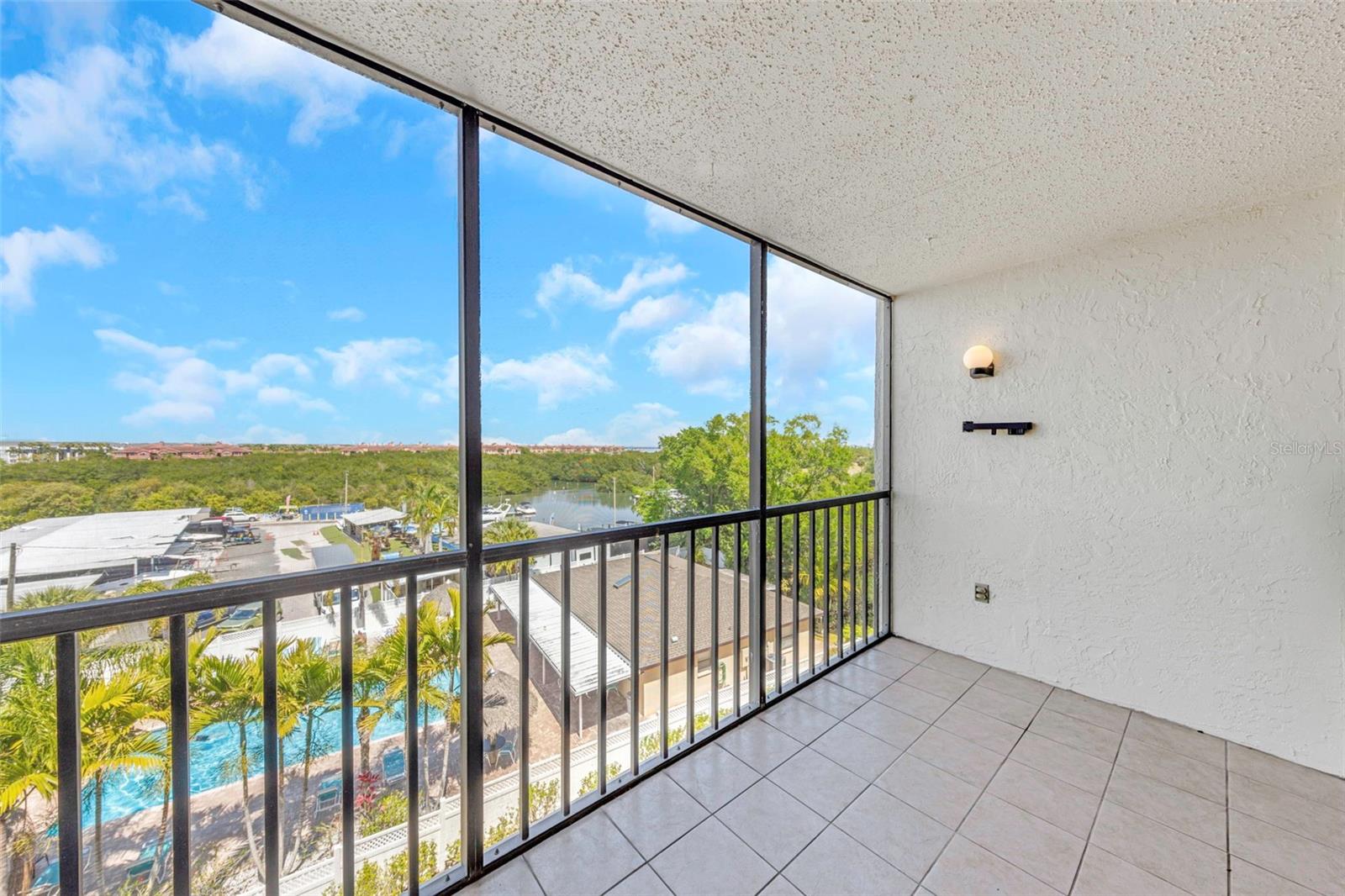 COVE CAY VILLAGE III - Residential