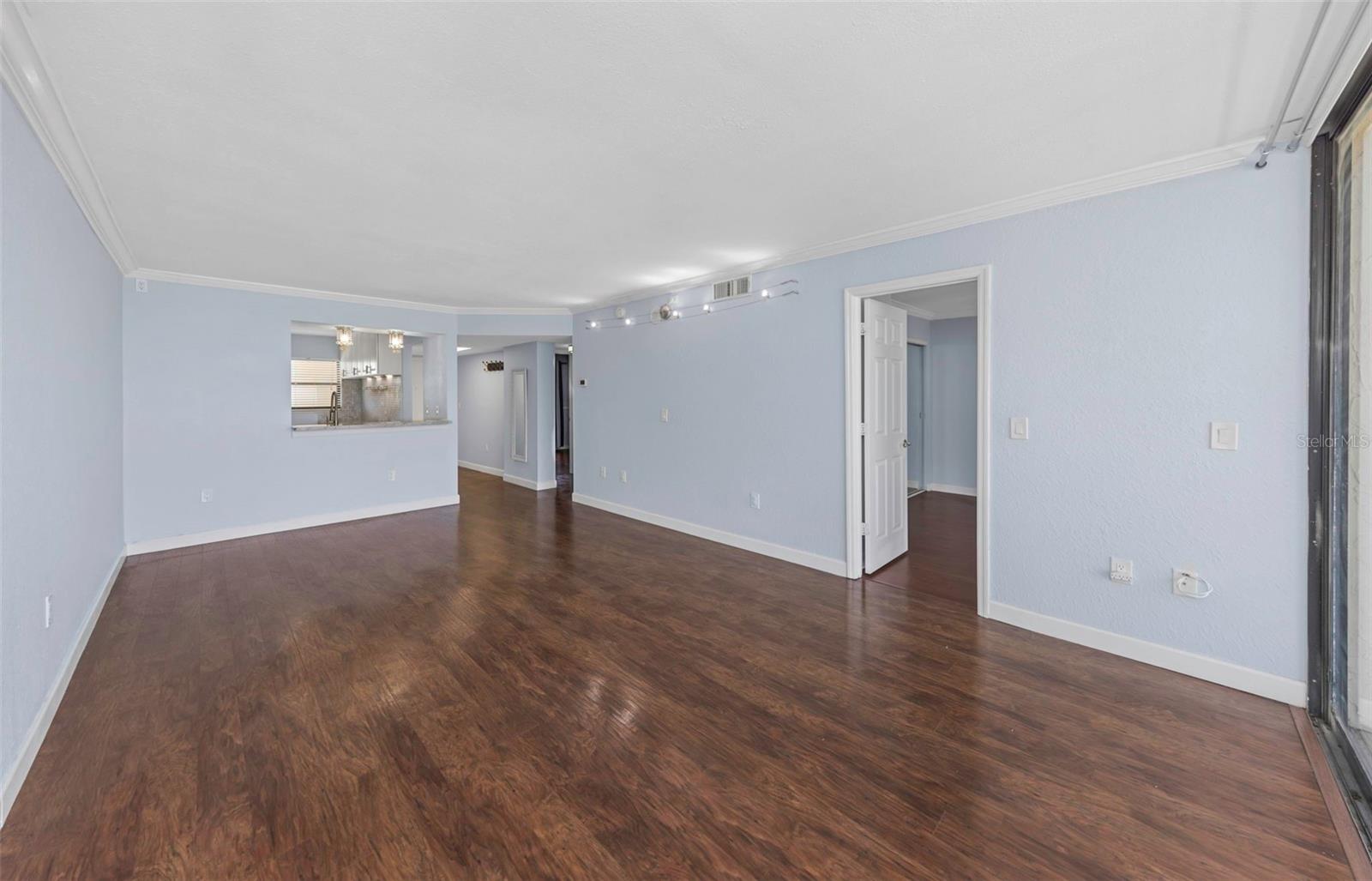 COVE CAY VILLAGE III - Residential