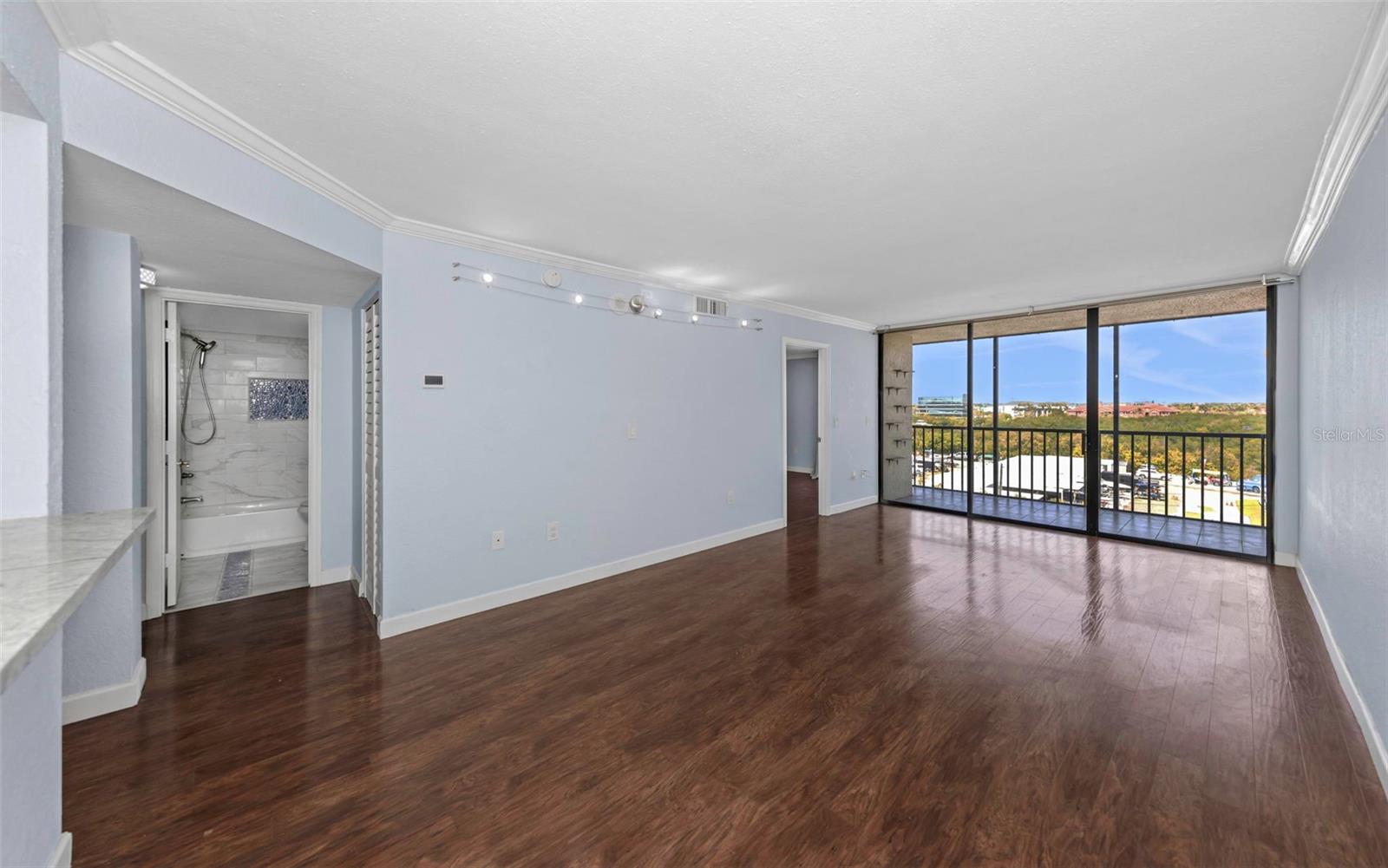 COVE CAY VILLAGE III - Residential