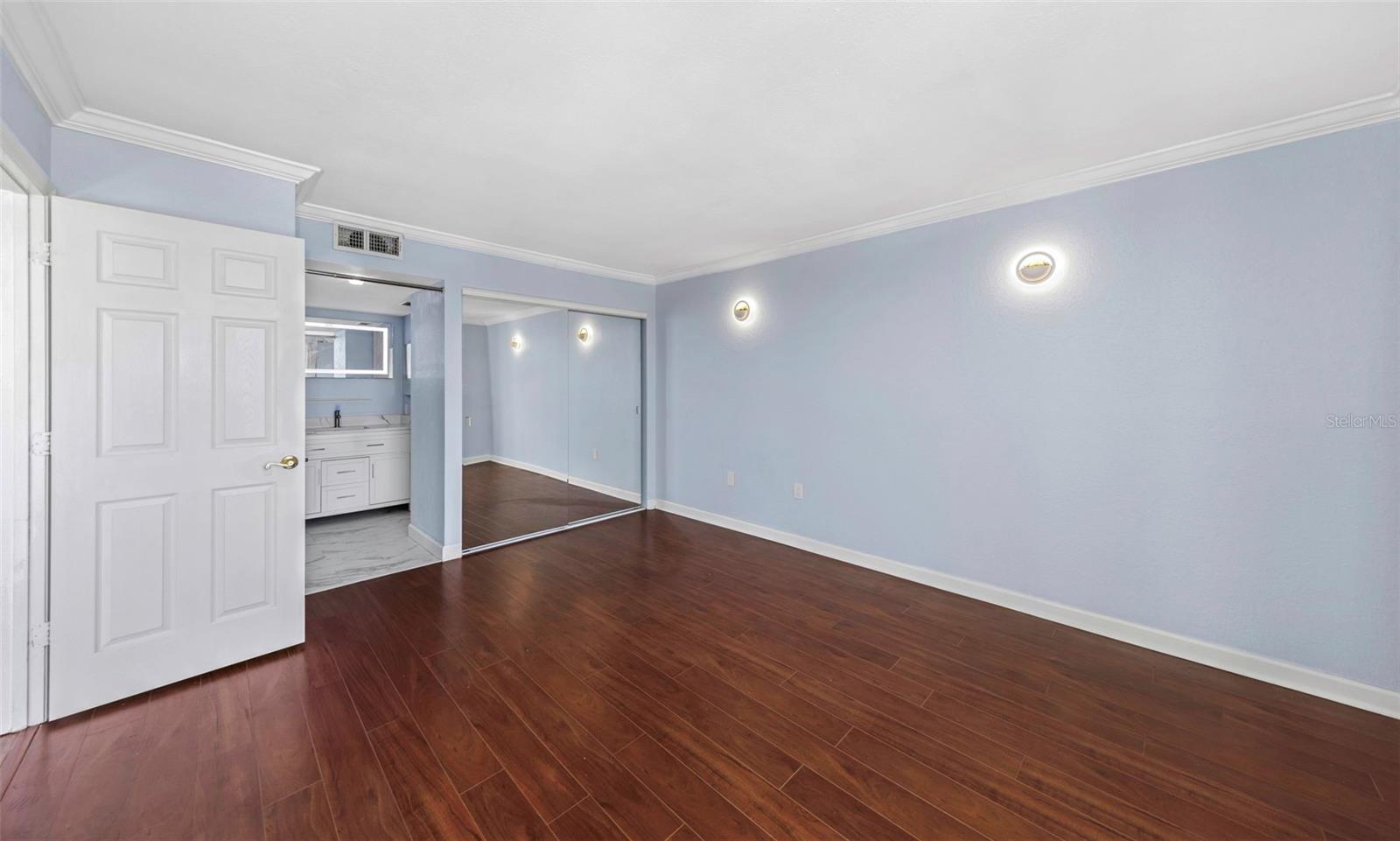 COVE CAY VILLAGE III - Residential