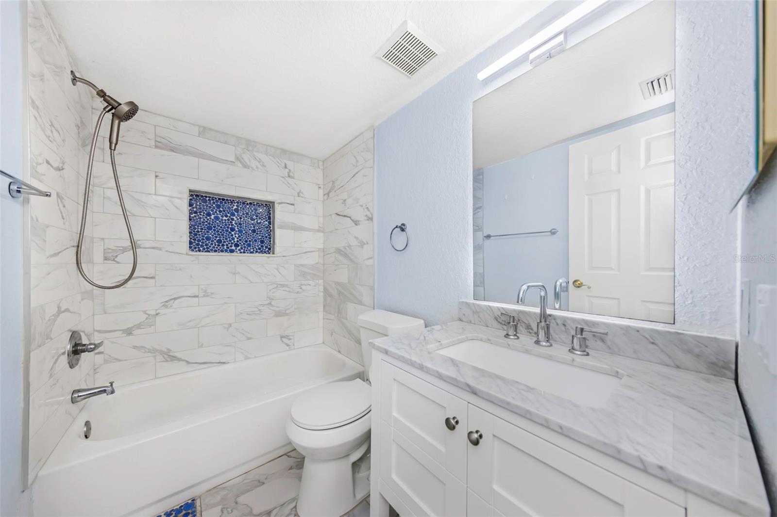 COVE CAY VILLAGE III - Residential