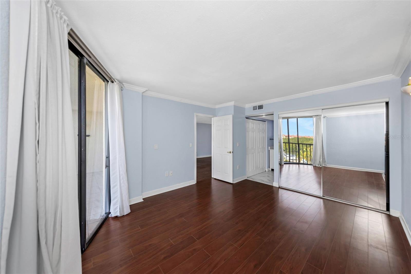 COVE CAY VILLAGE III - Residential