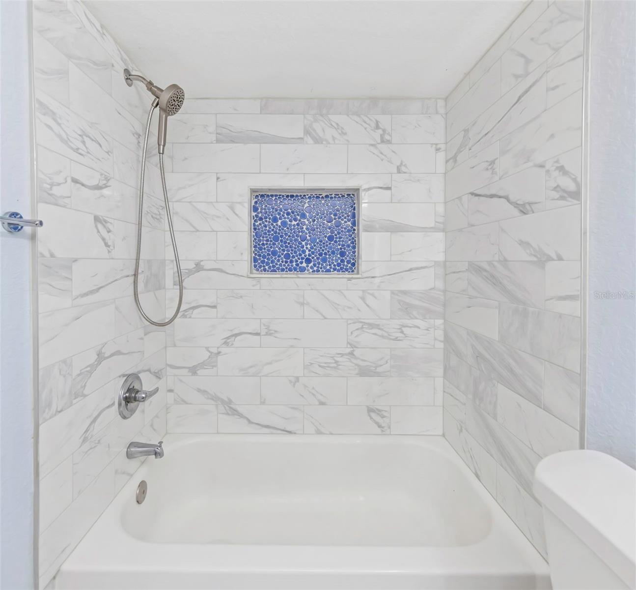 COVE CAY VILLAGE III - Residential