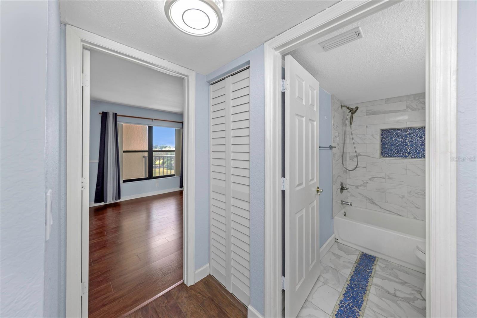 COVE CAY VILLAGE III - Residential