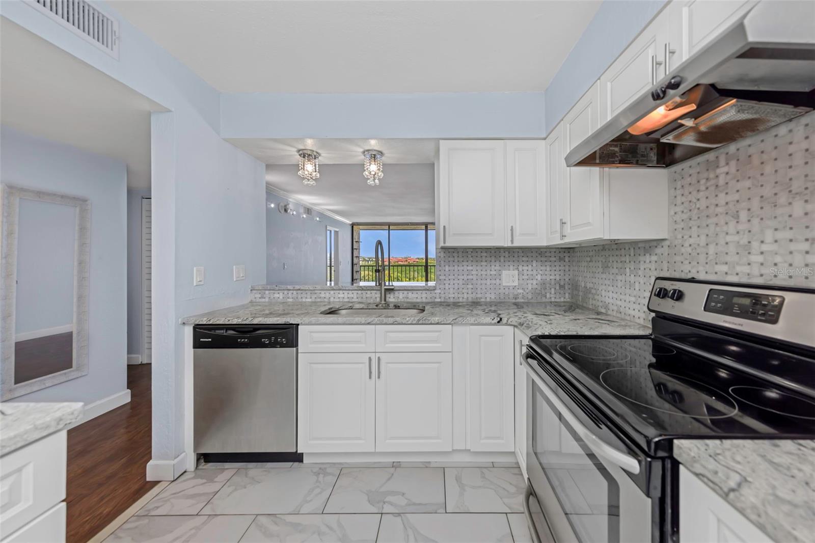 COVE CAY VILLAGE III - Residential