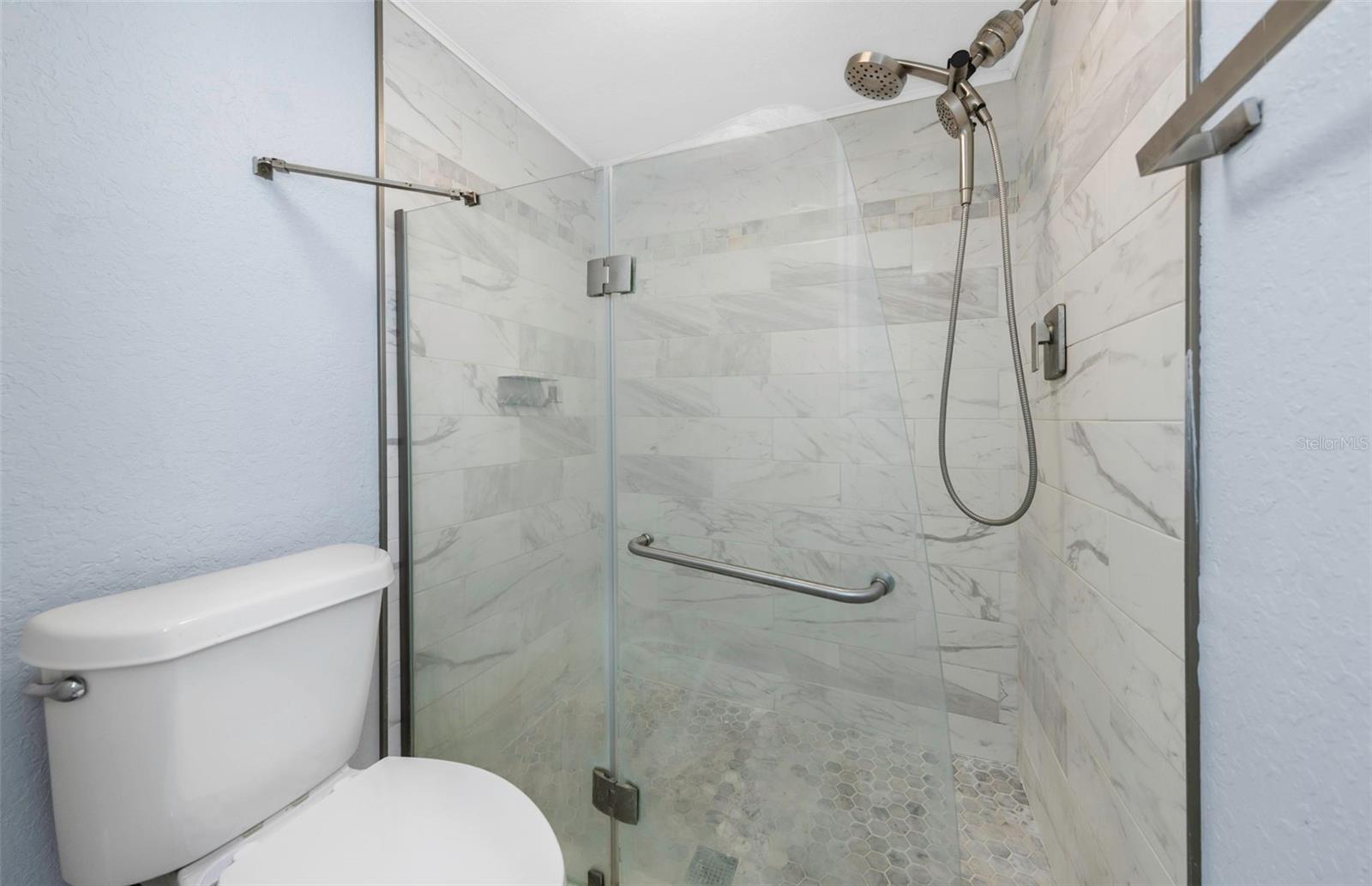 COVE CAY VILLAGE III - Residential