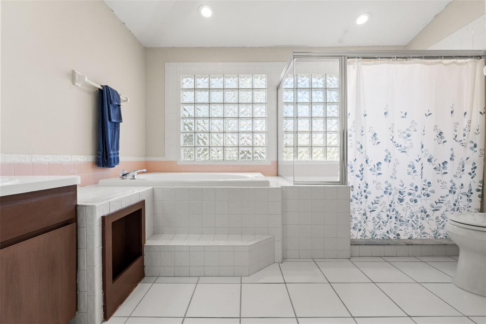 WHITCOMB PLACE - Residential