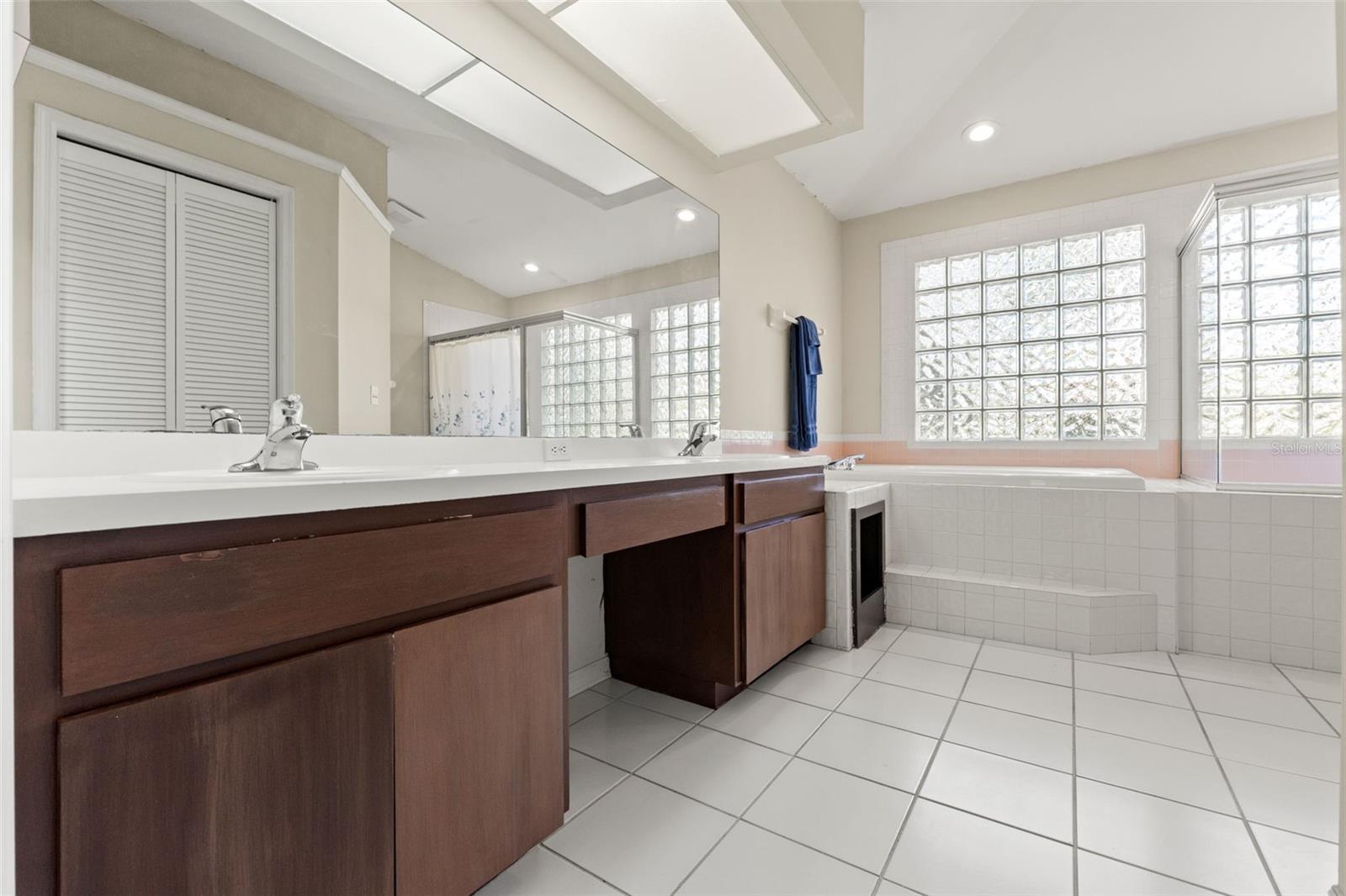 WHITCOMB PLACE - Residential