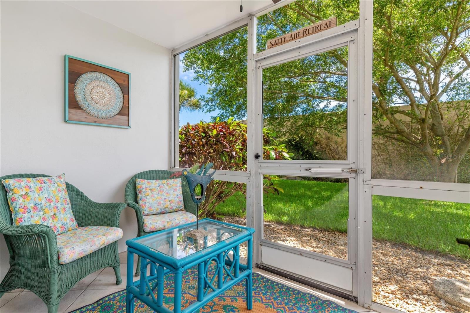 COUNTRY CLUB APTS - Residential