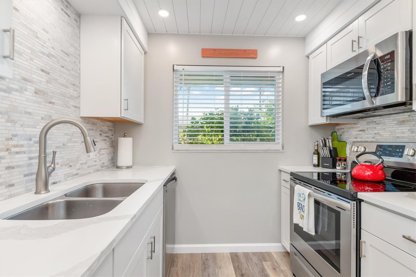 649 TAMIAMI TRAIL S 106
