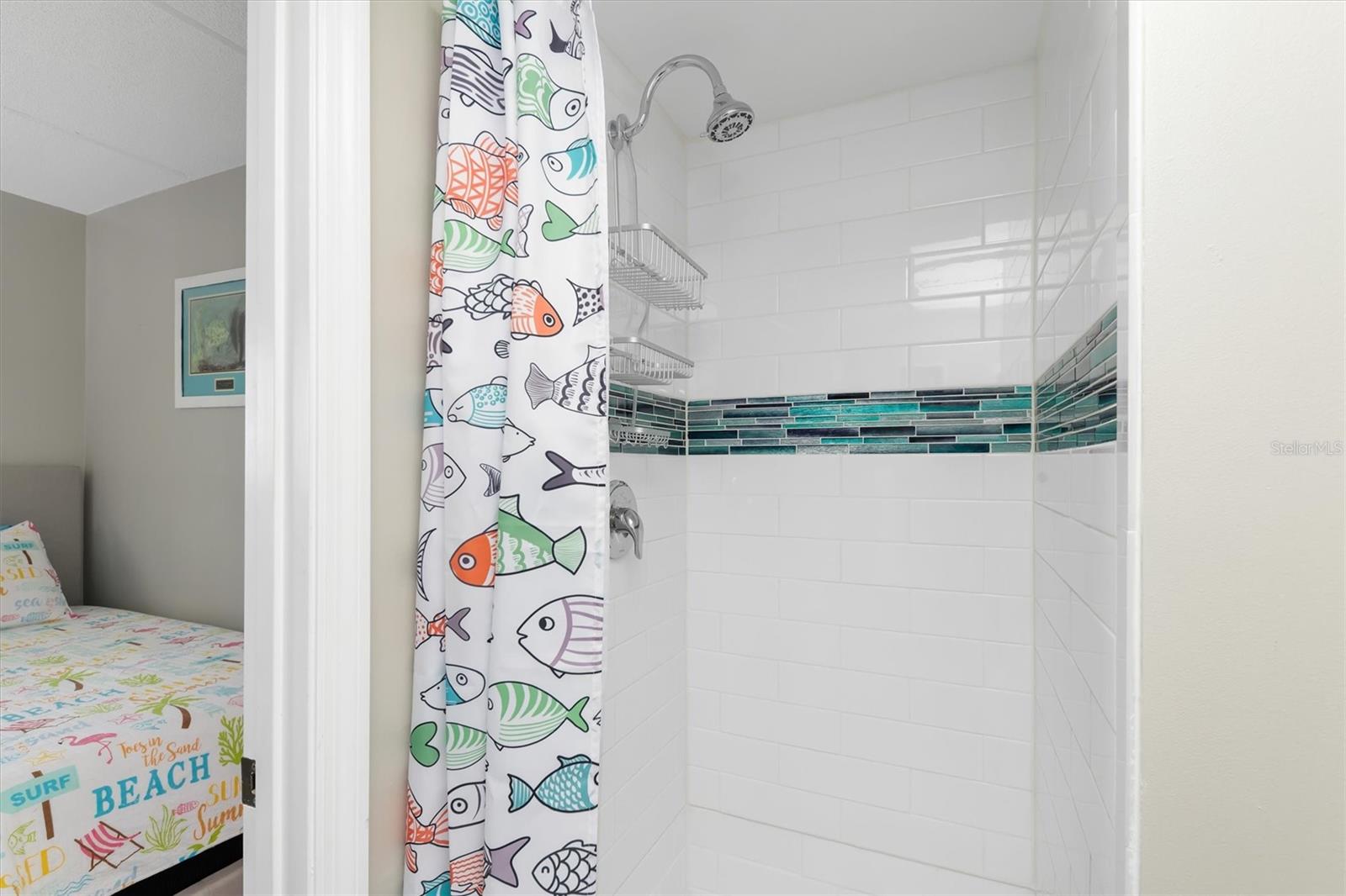 COUNTRY CLUB APTS - Residential