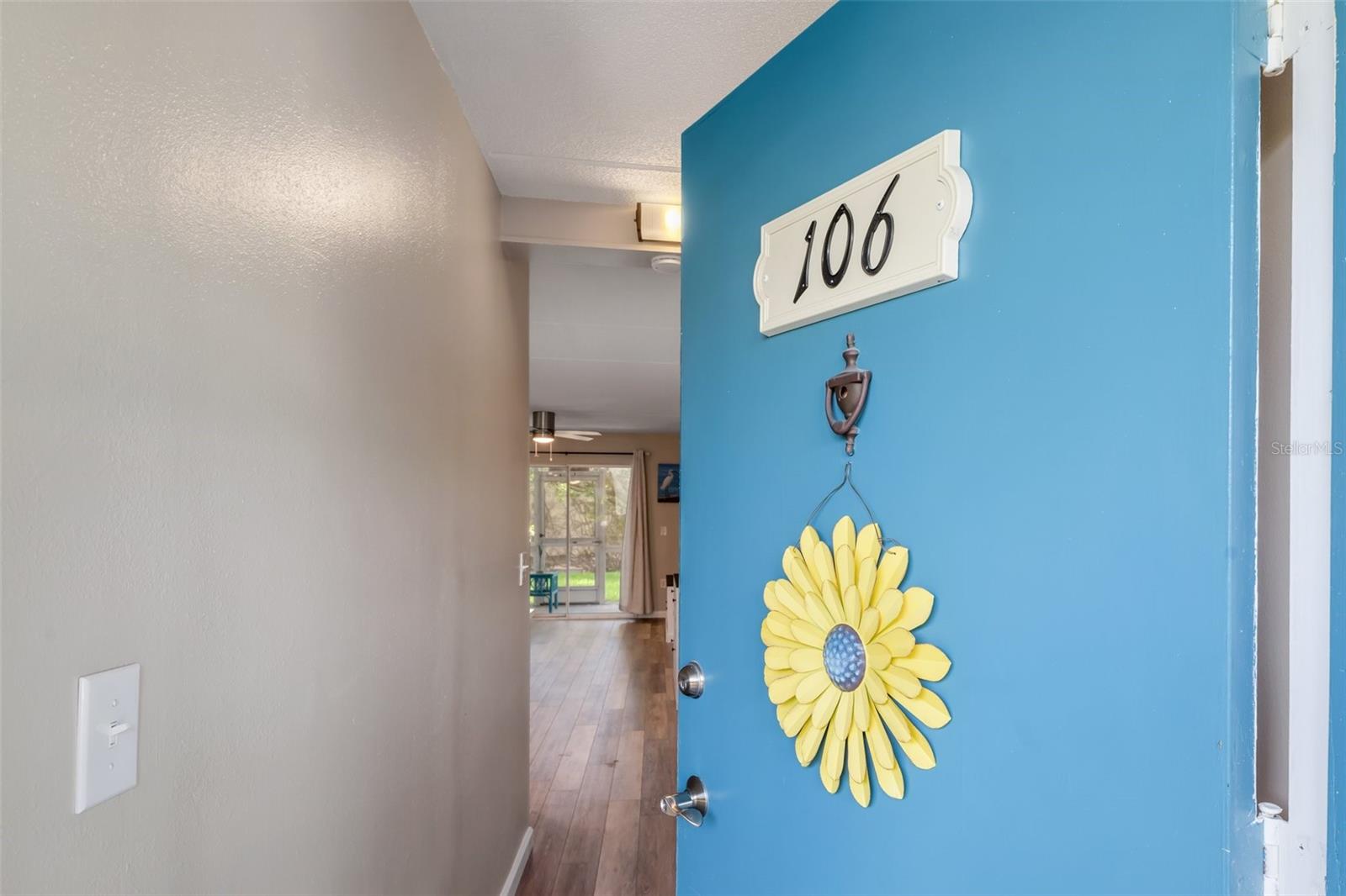 COUNTRY CLUB APTS - Residential