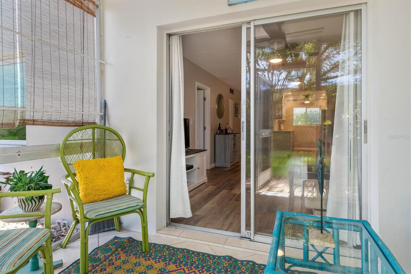 COUNTRY CLUB APTS - Residential