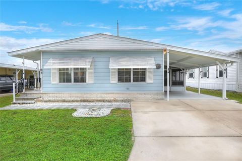 A home in WINTER HAVEN