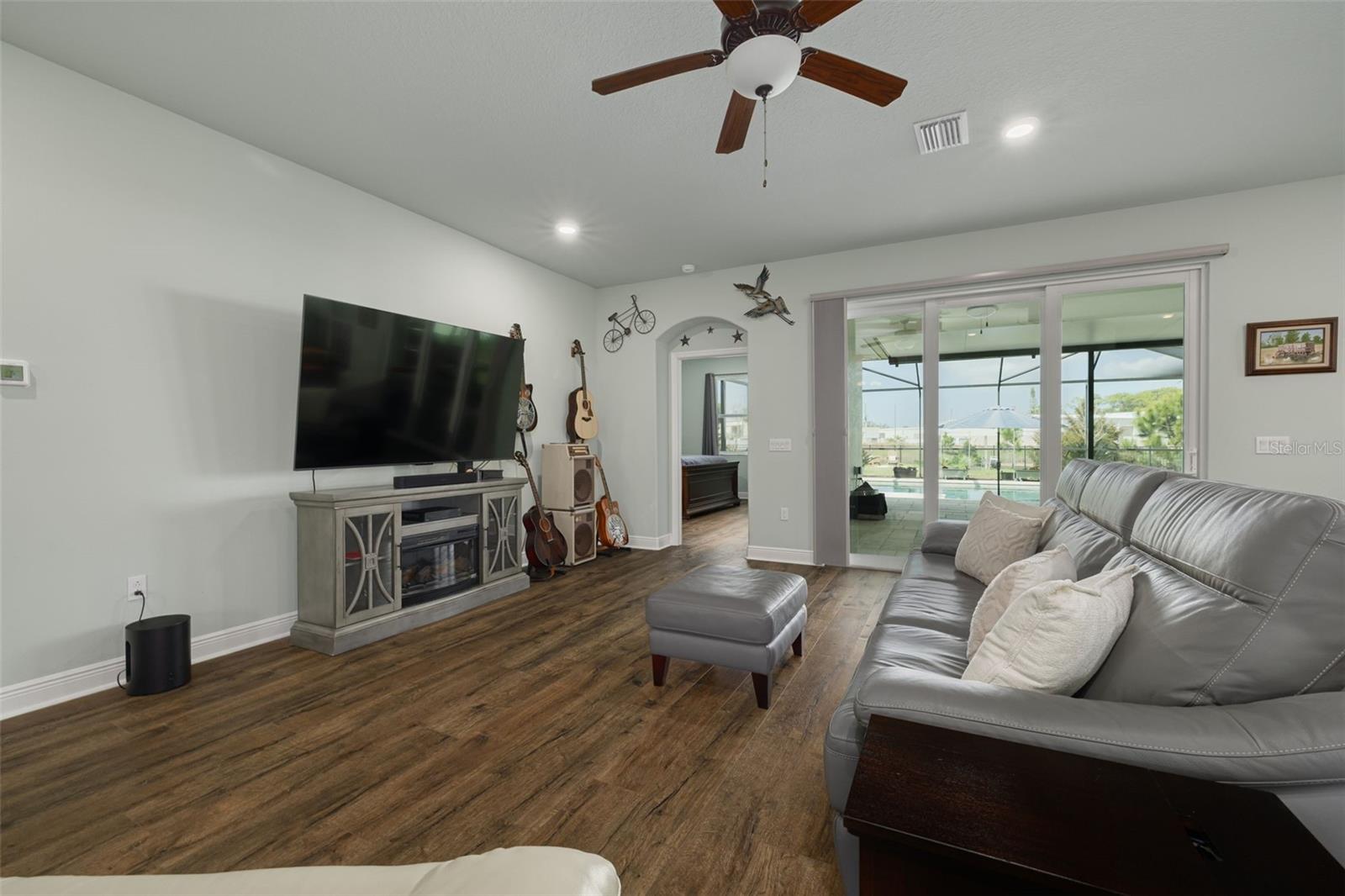 RIVER BEND VILLAGE - Residential